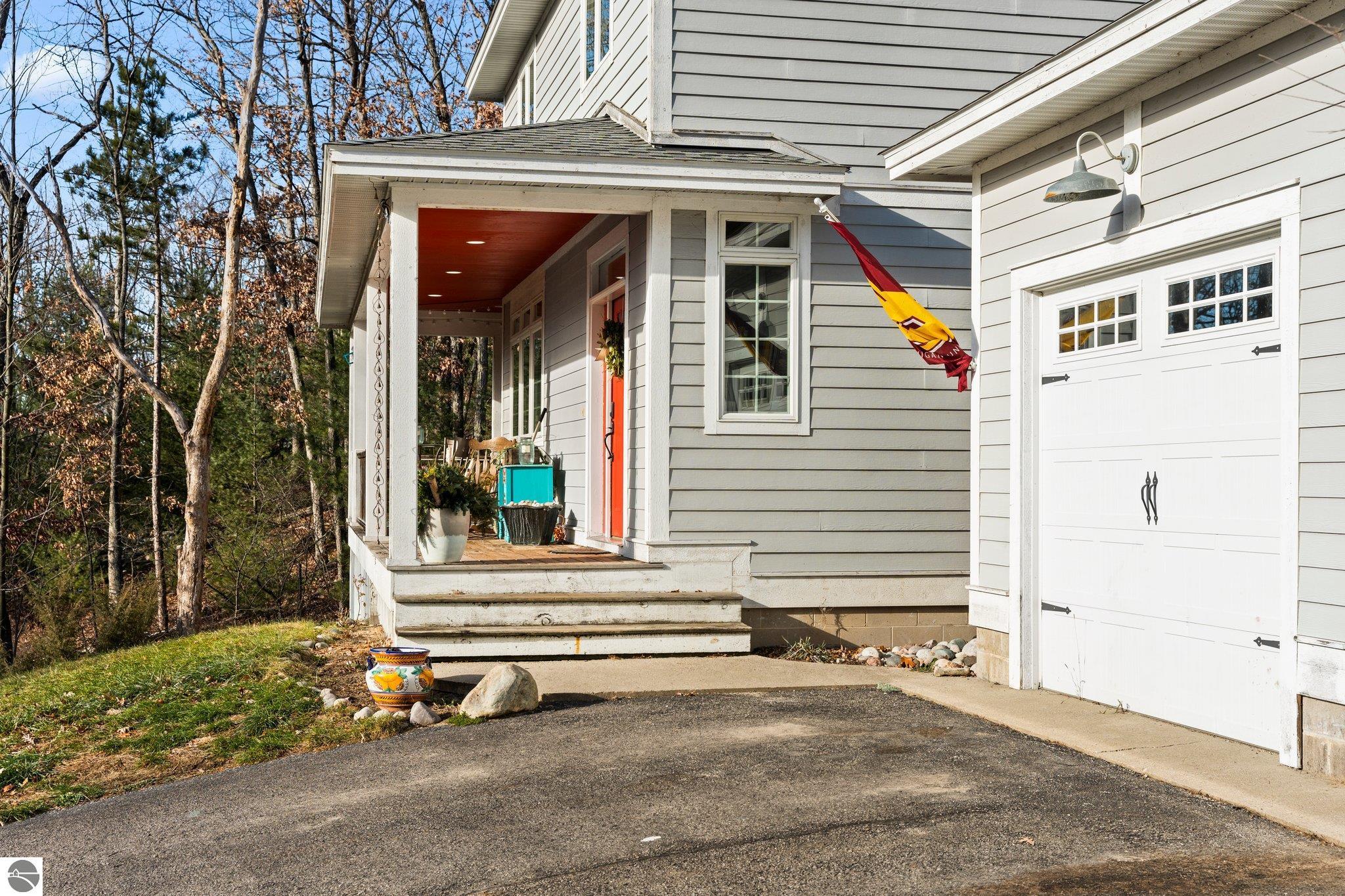 2414 Pine Hill Court