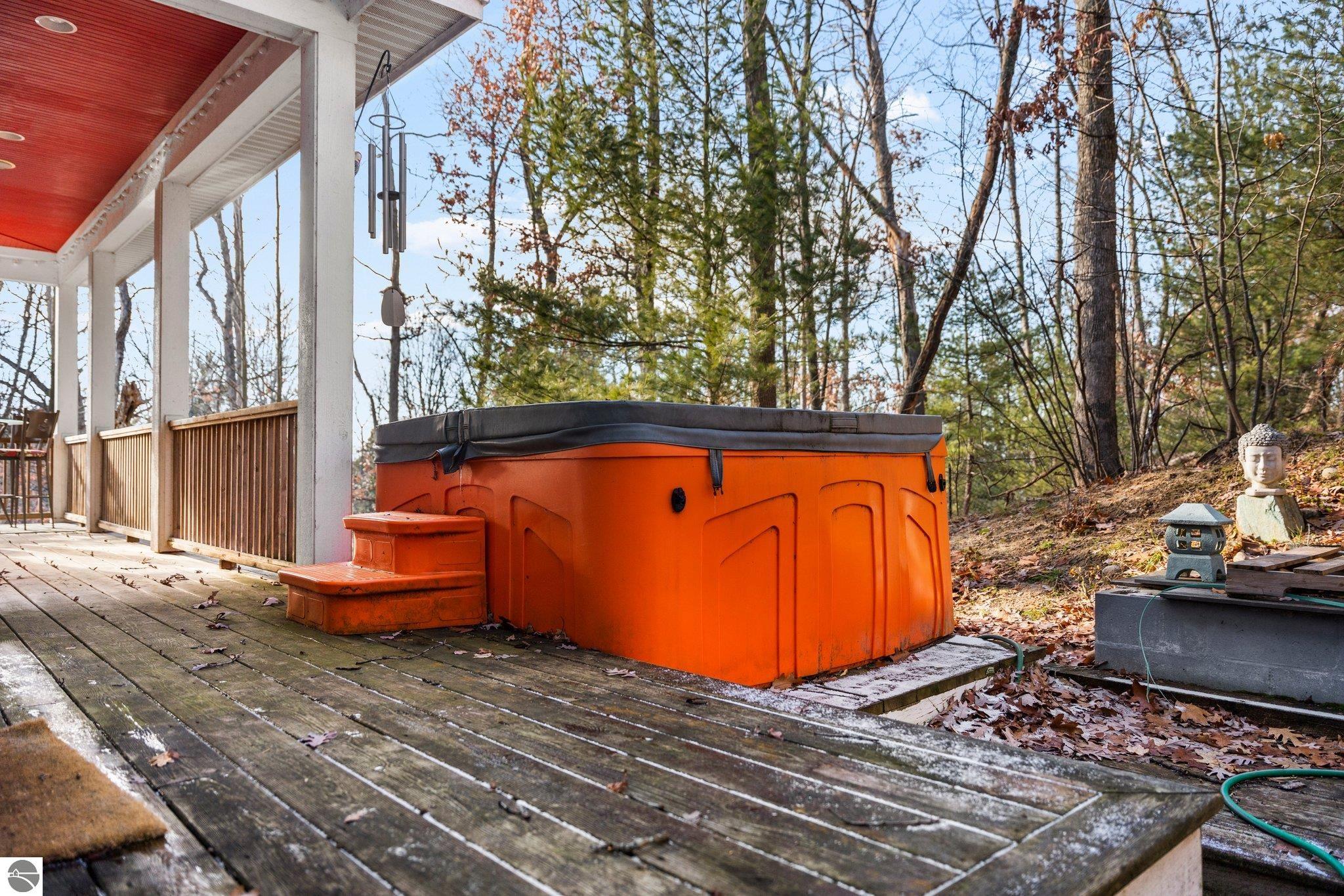 2414 Pine Hill Court