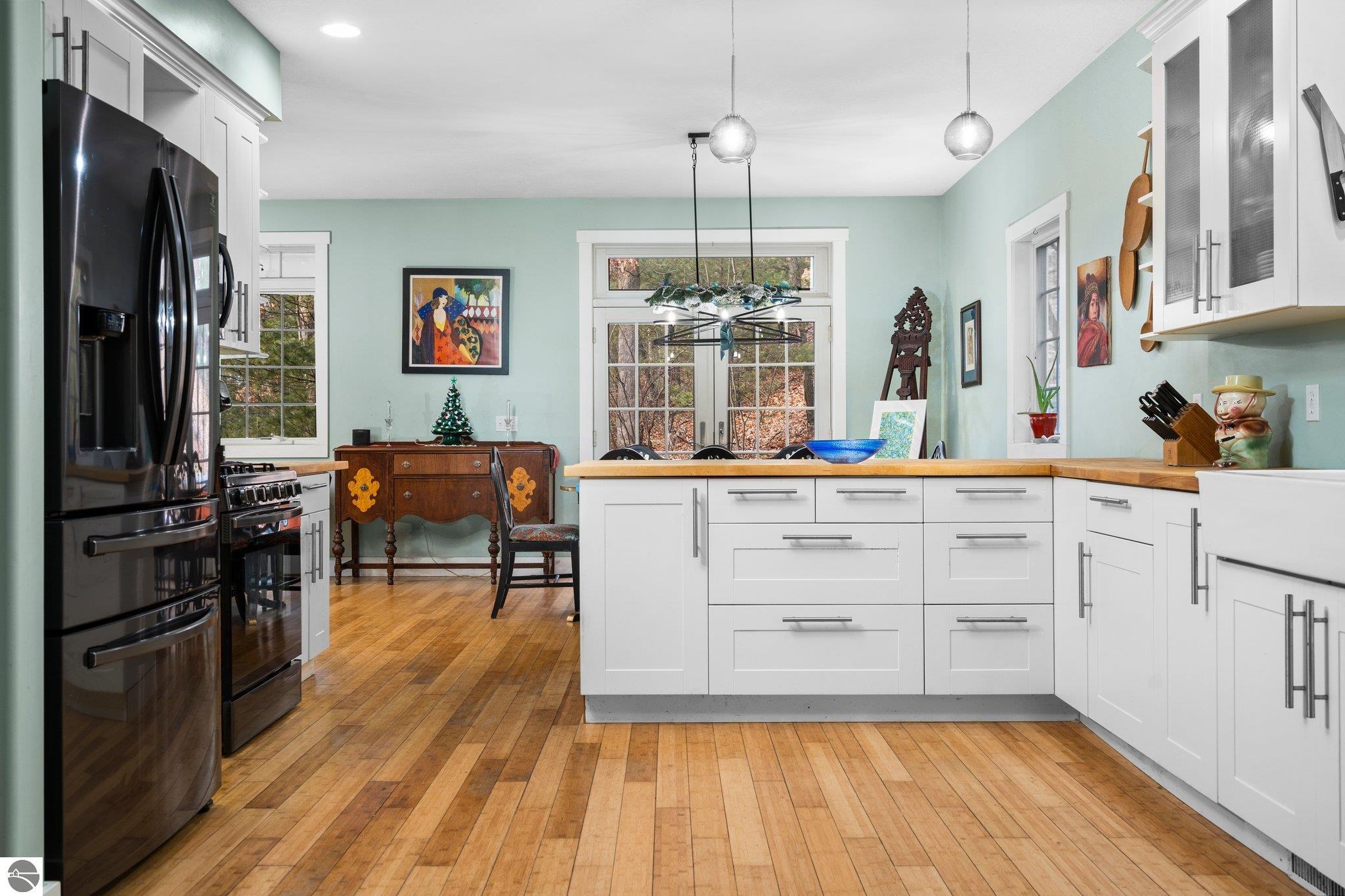 2414 Pine Hill Court