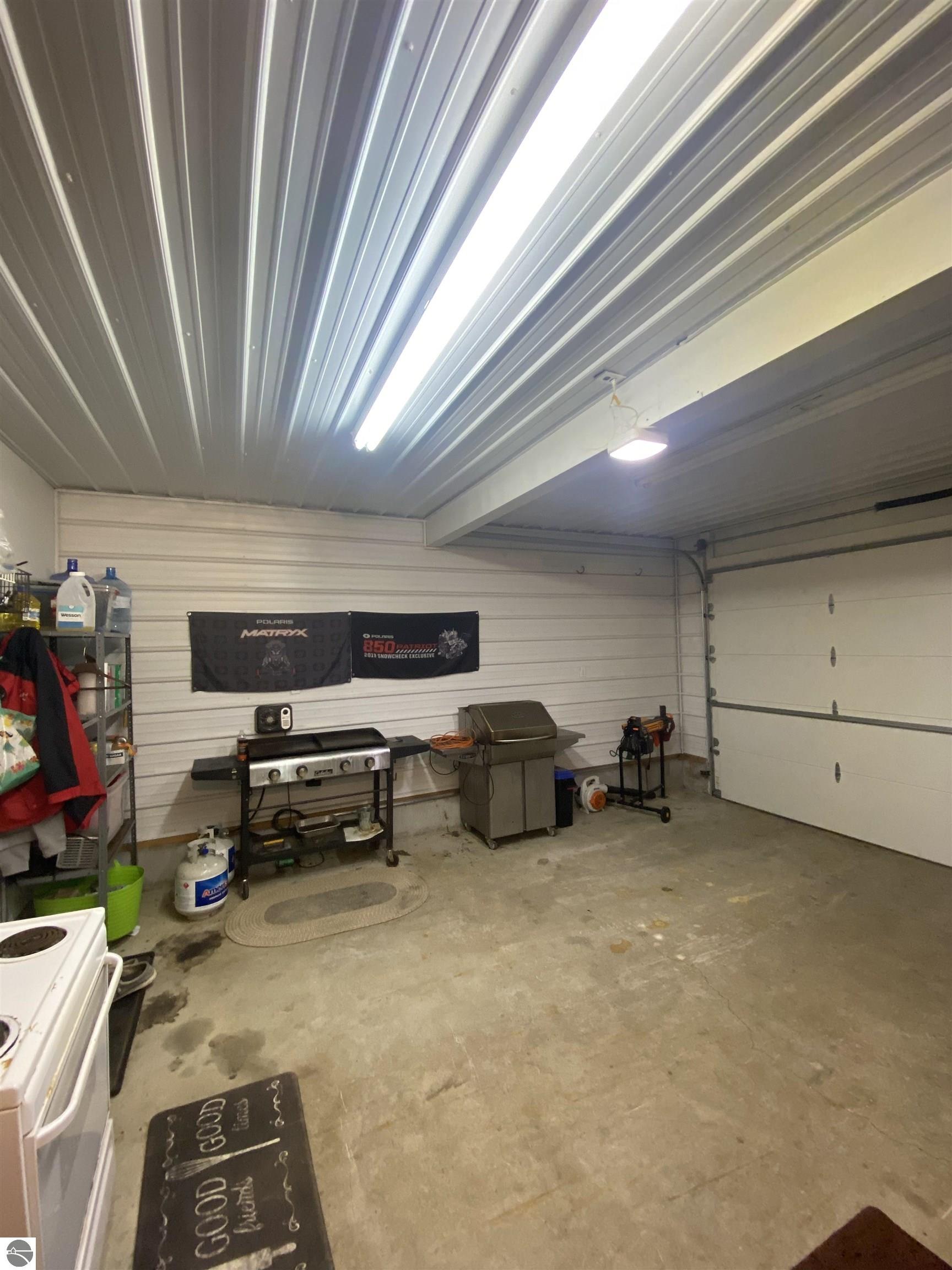 2477 N Obervalden