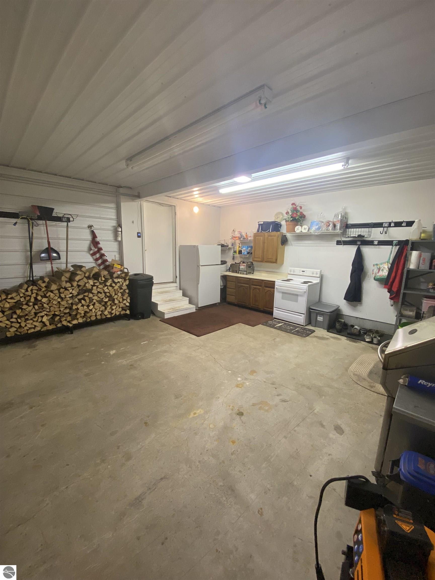 2477 N Obervalden
