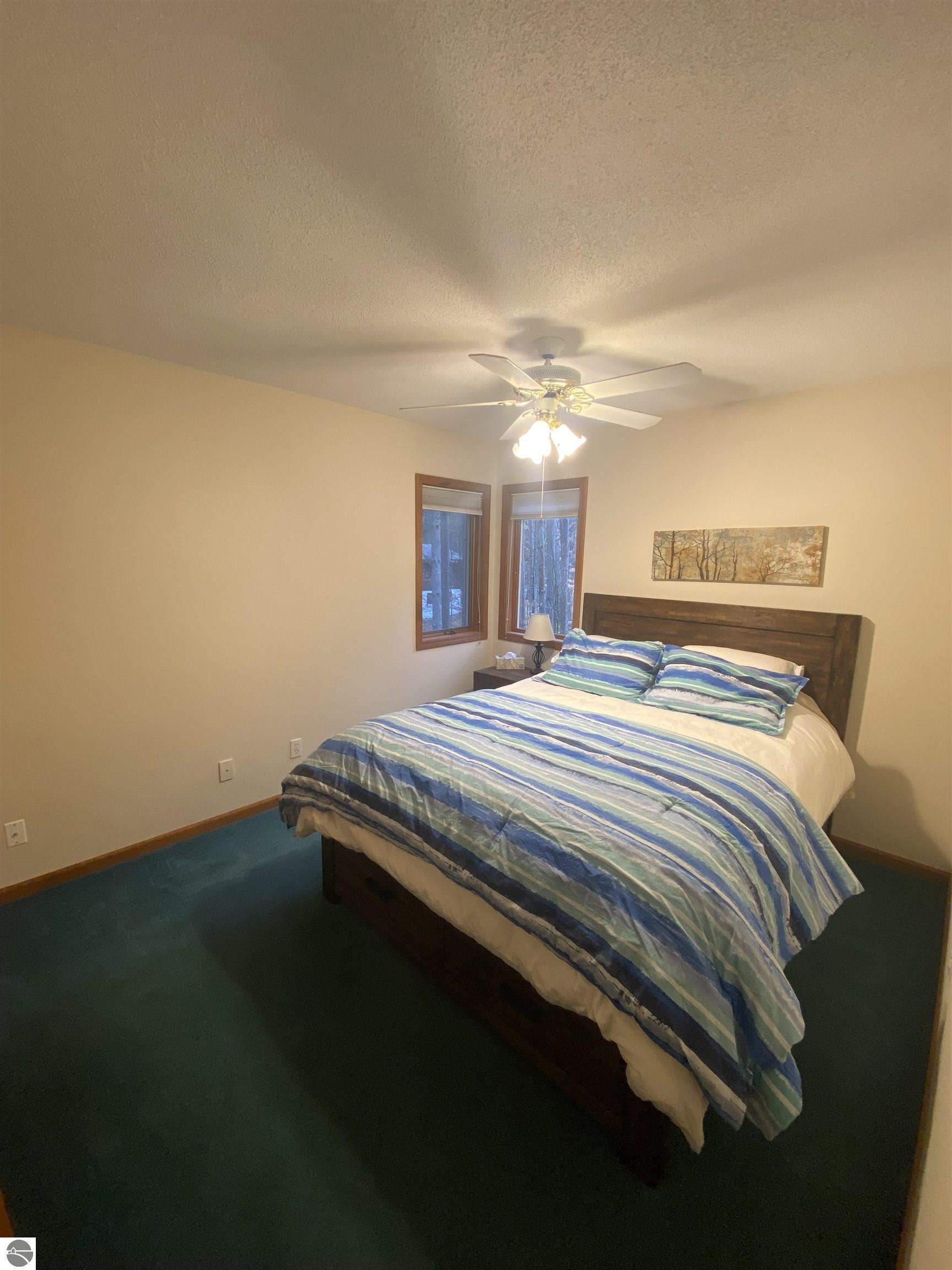 2477 N Obervalden