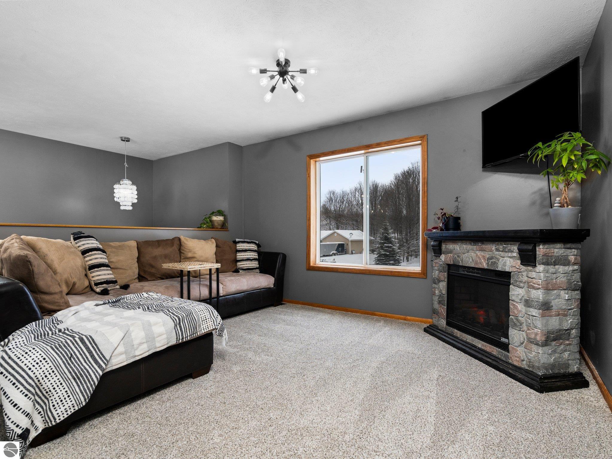 2334 Grouse Drive