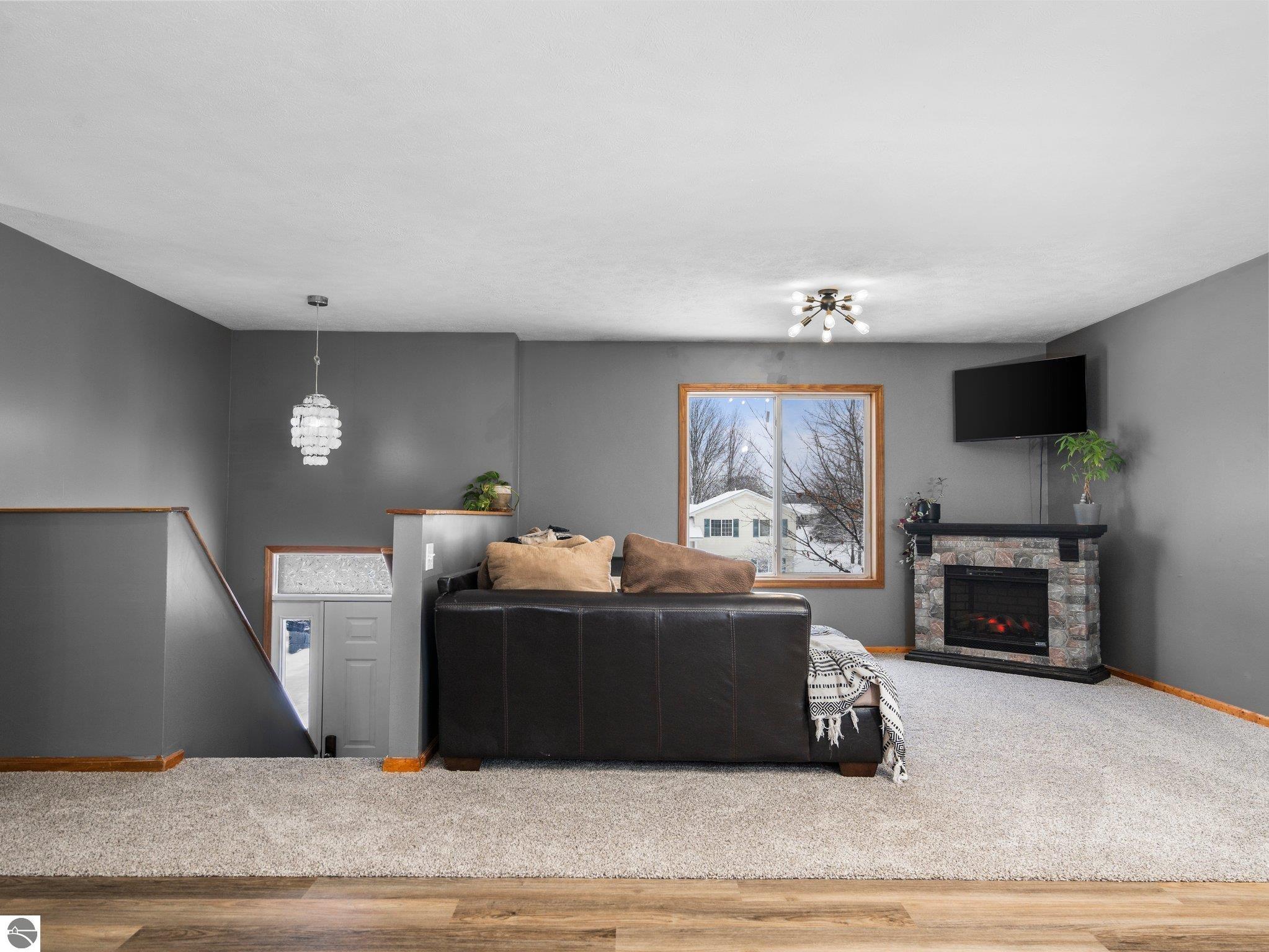 2334 Grouse Drive
