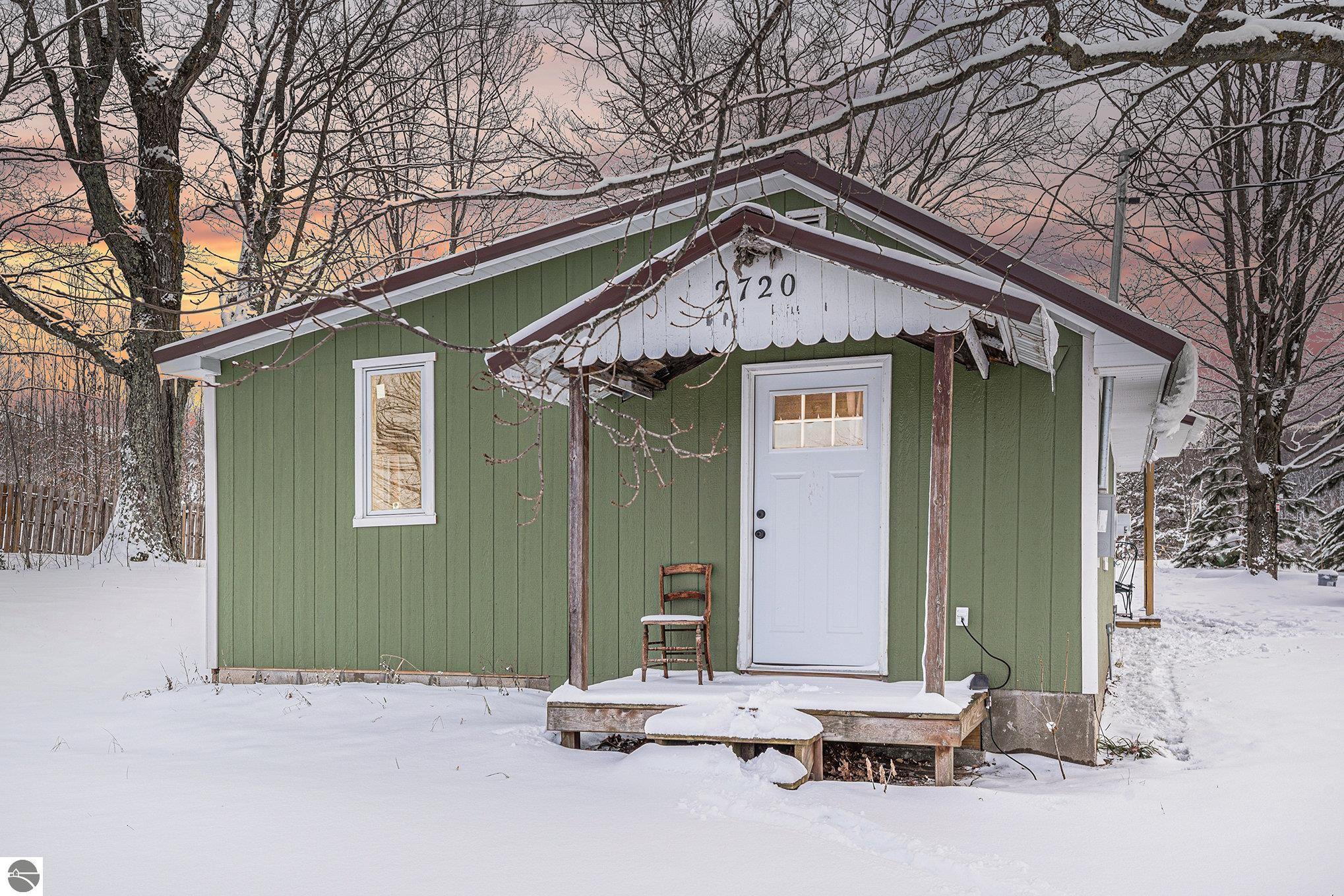 2720 Valley Road