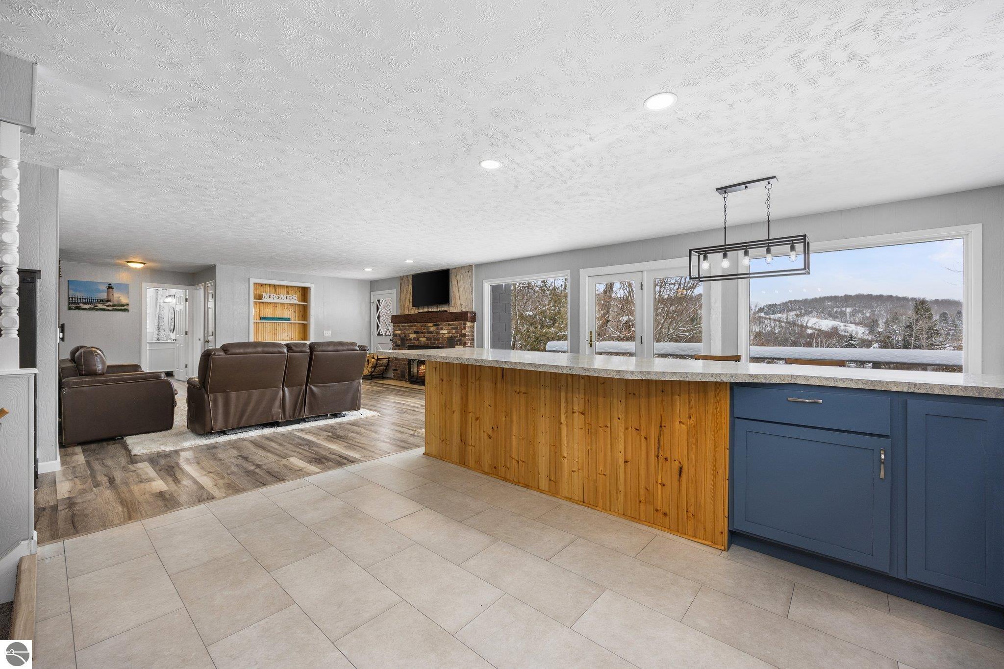 6092 Riverview Road