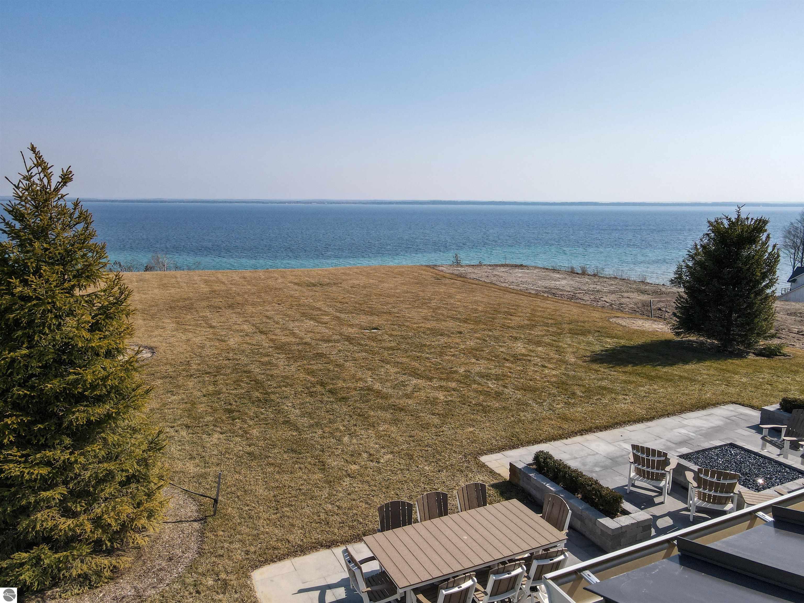15714 Waters Edge