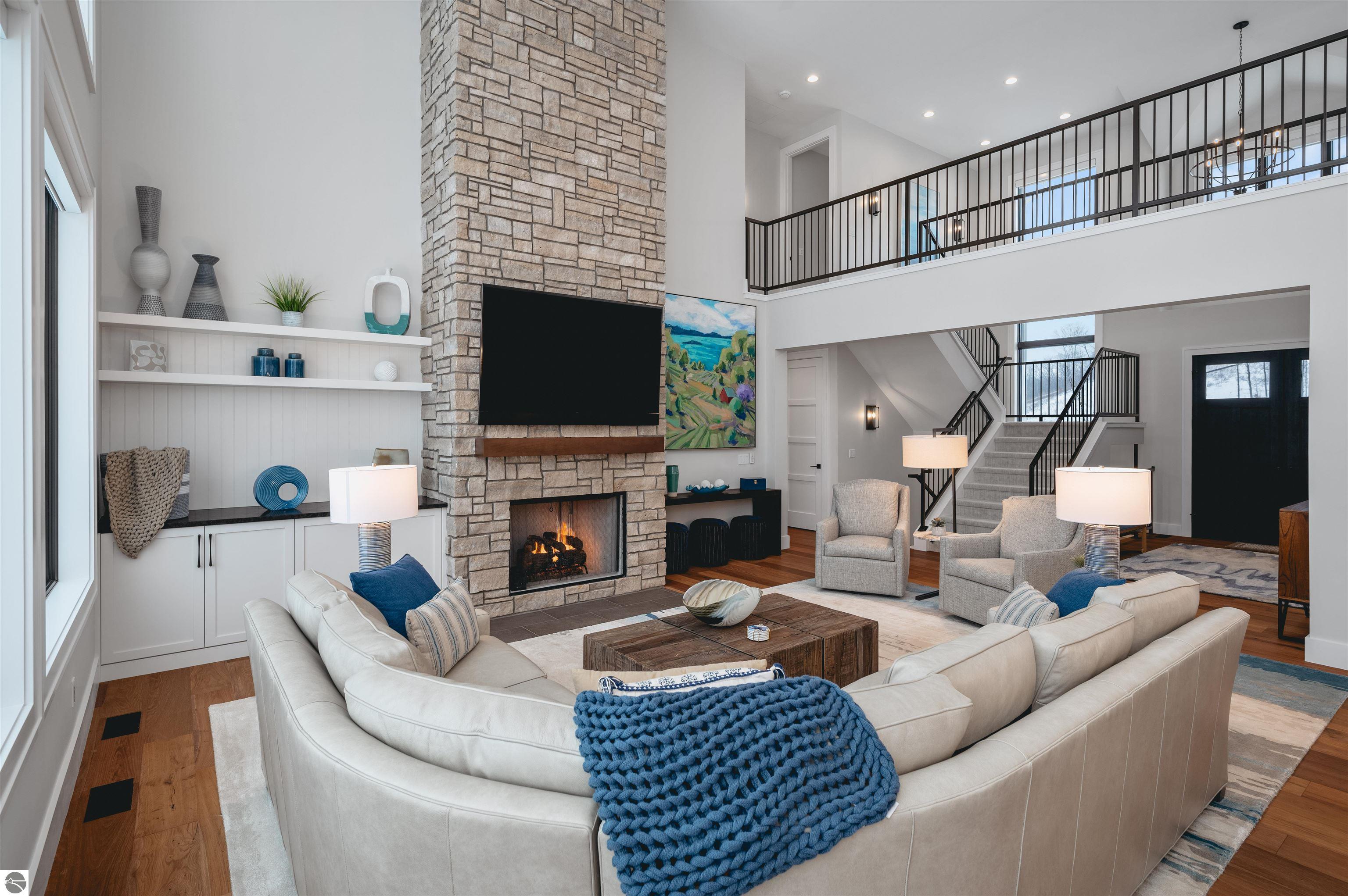 15714 Waters Edge