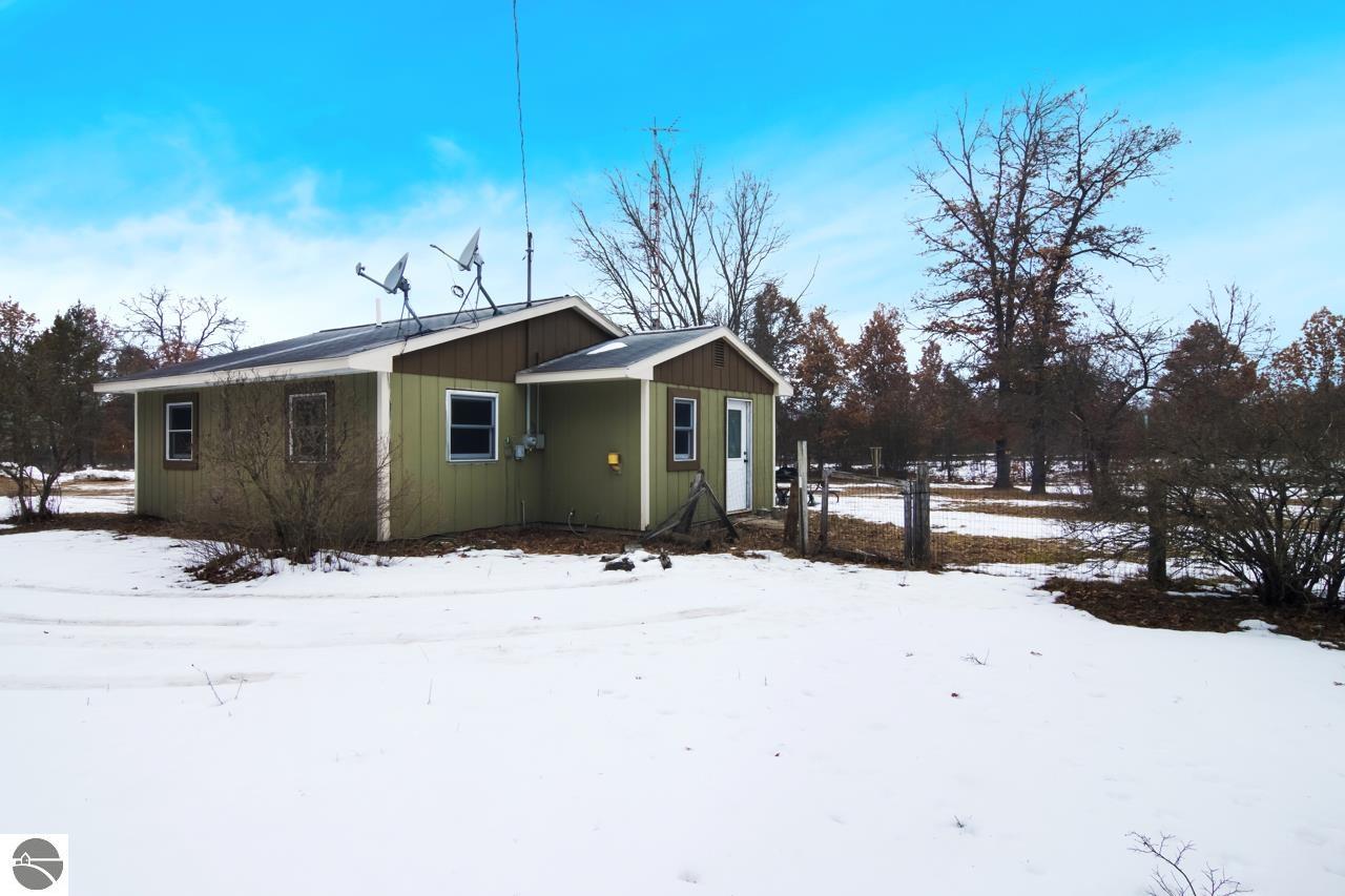 9667 E County Line Road