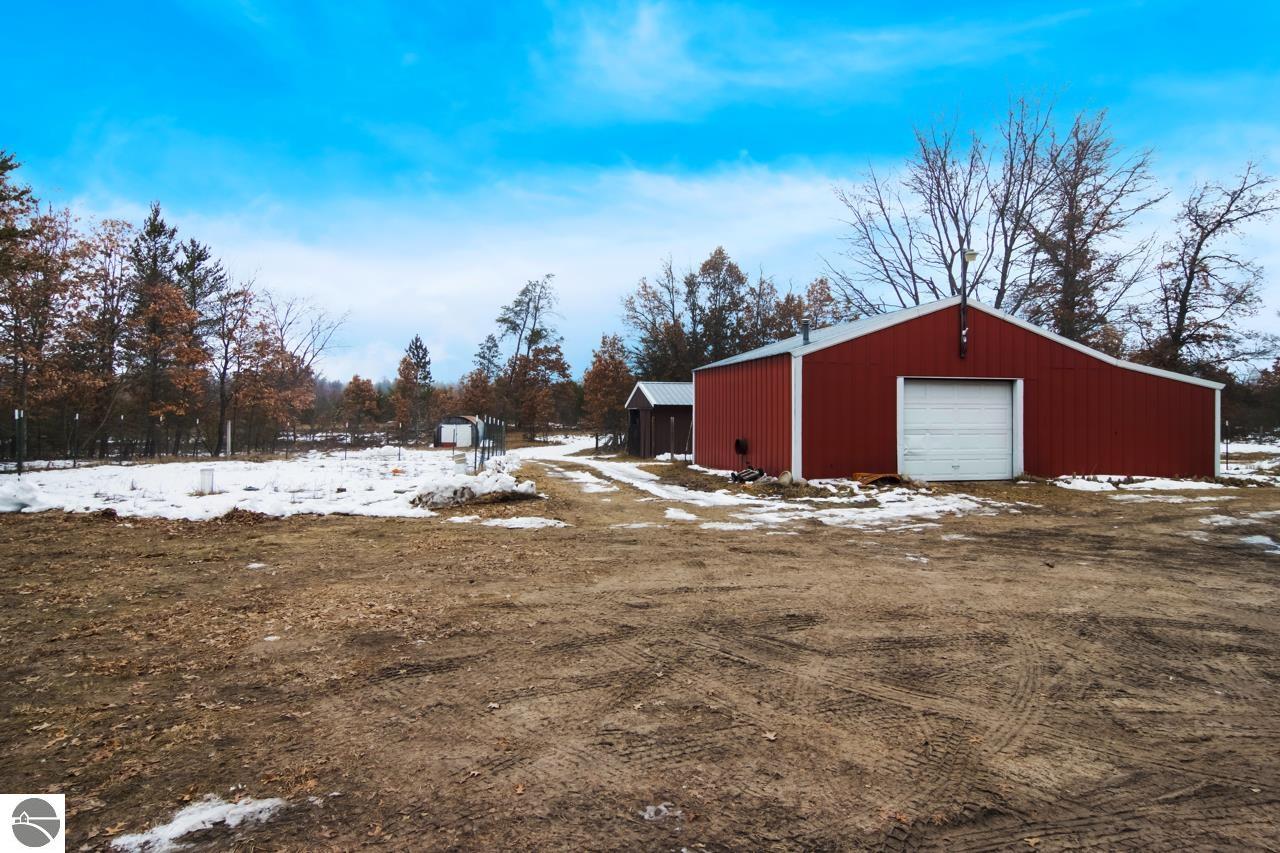 9667 E County Line Road
