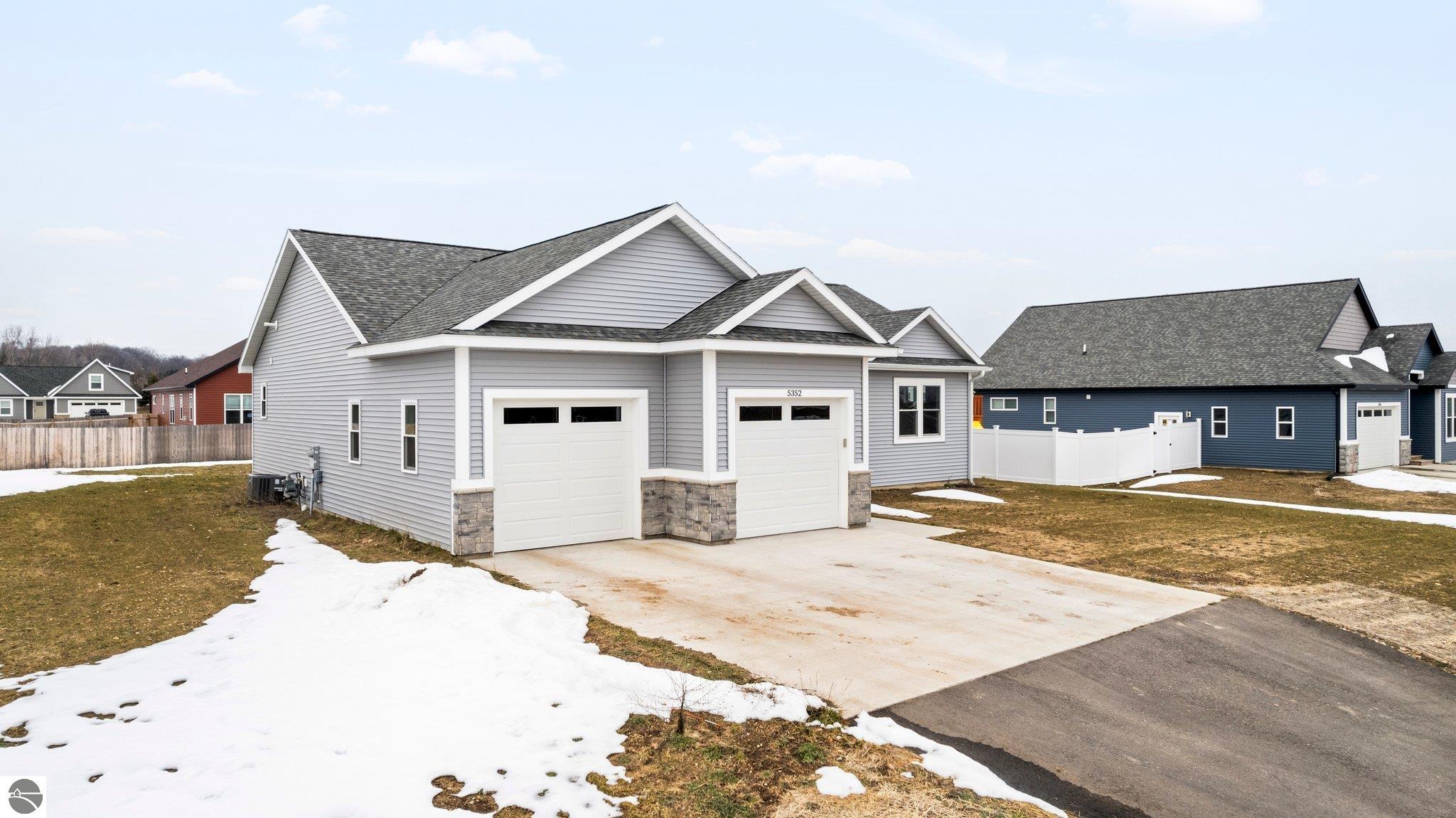 5352 Ravenhurst Drive