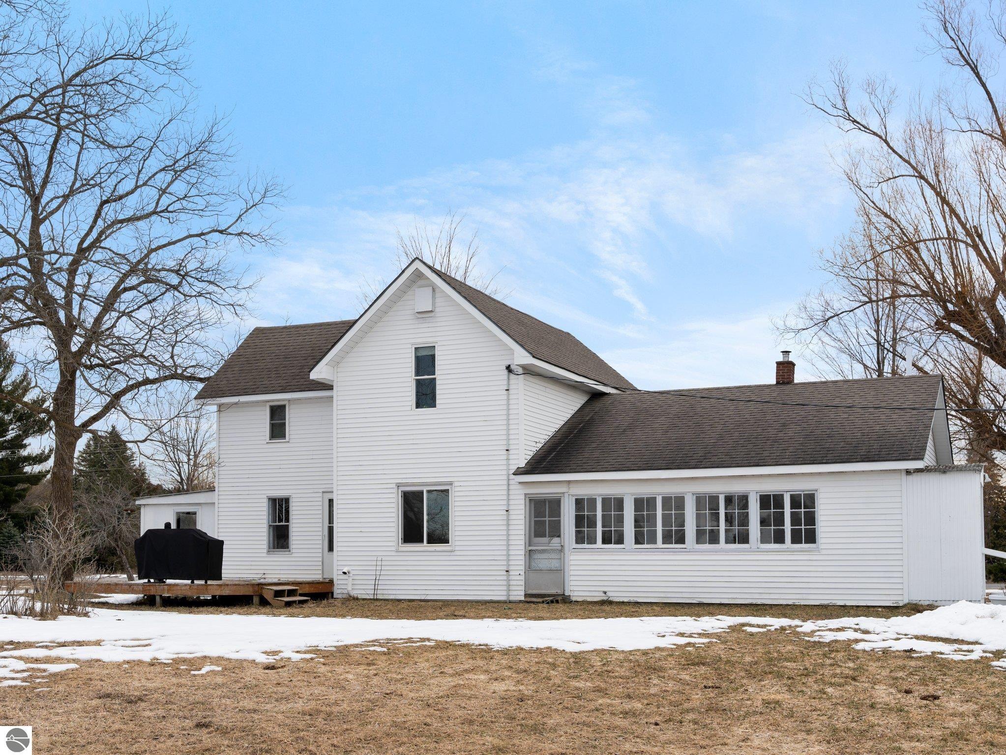 1201 E Duck Lake Road