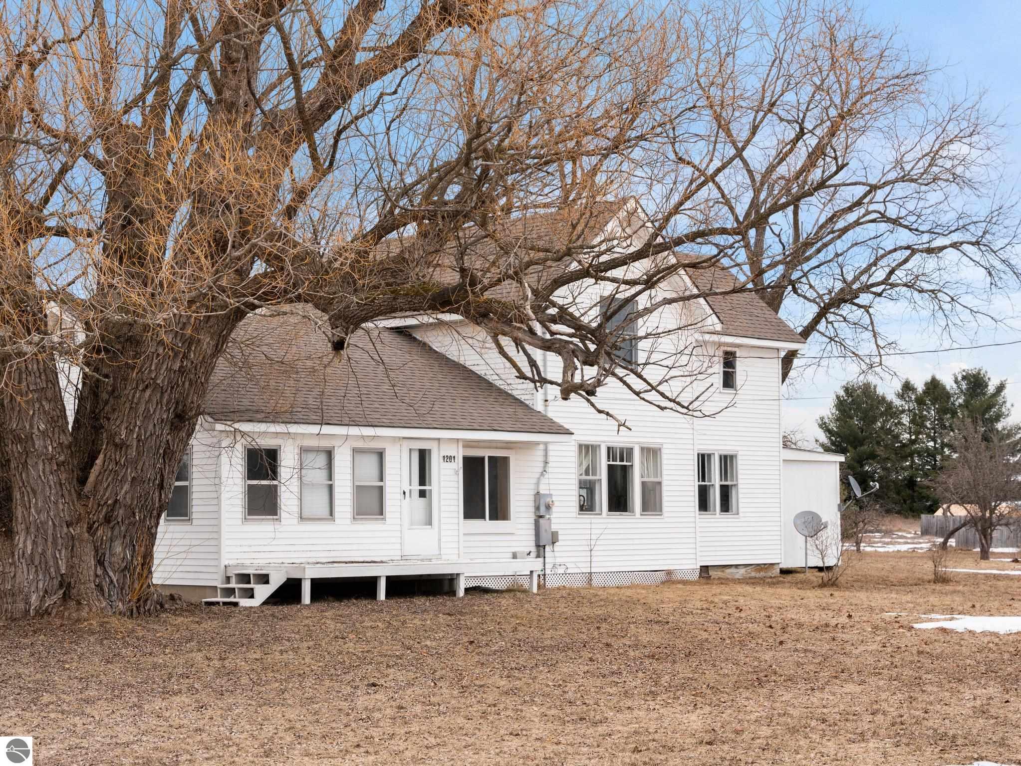 1201 E Duck Lake Road