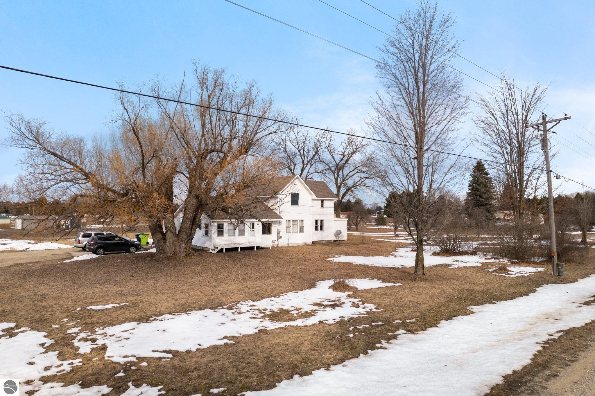 1201 E Duck Lake Road