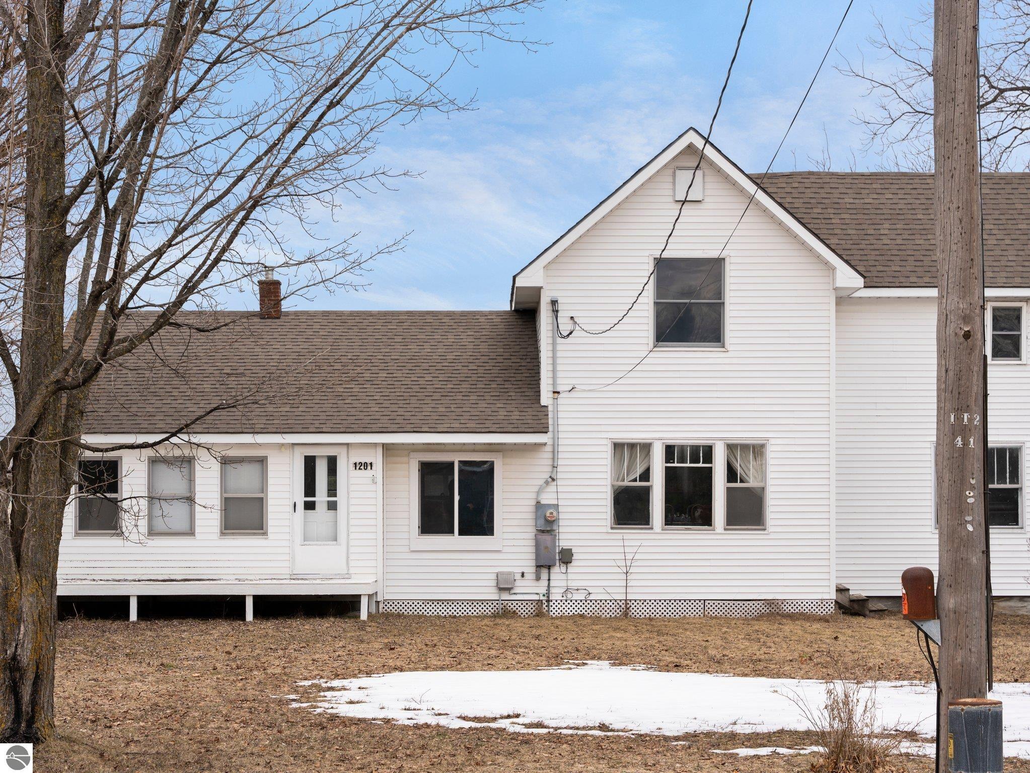 1201 E Duck Lake Road