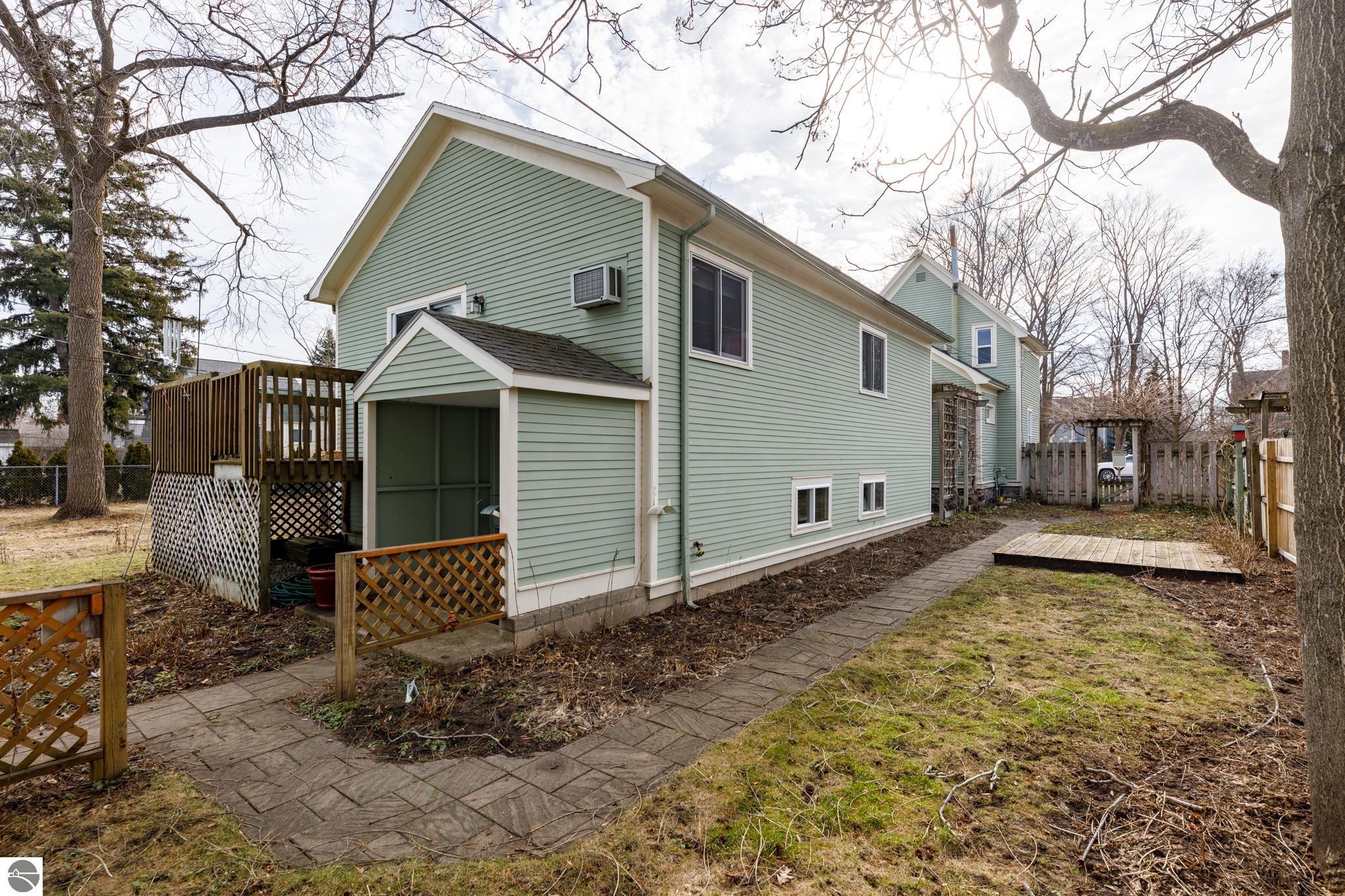 436 W Eleventh Street