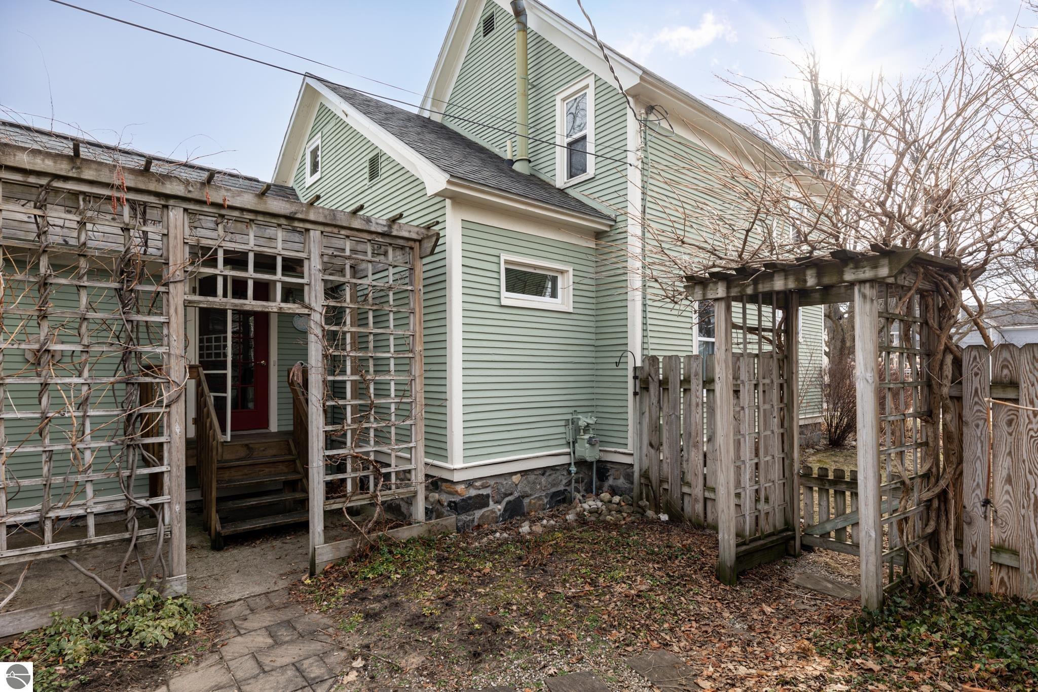 436 W Eleventh Street