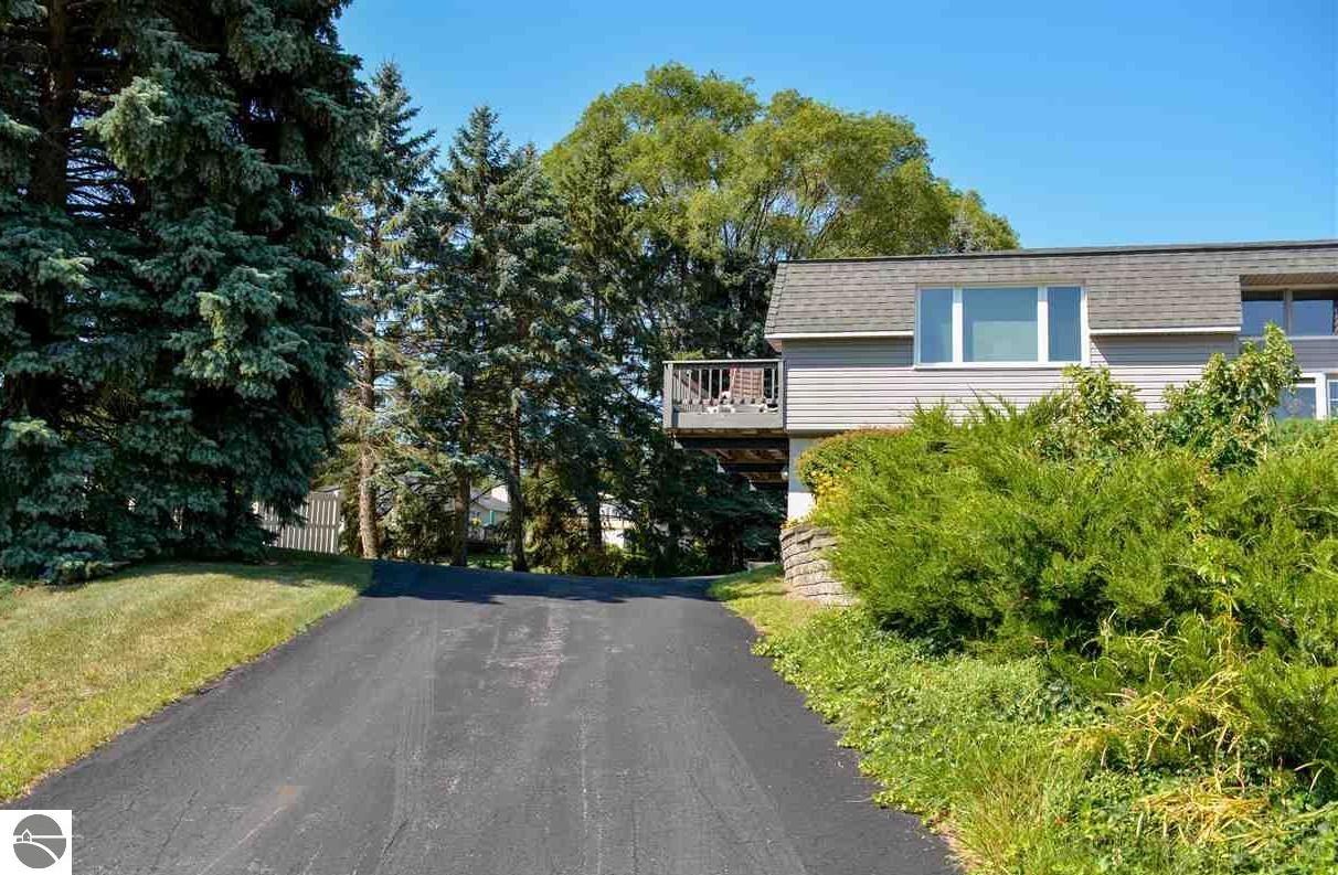 3706 Meadowview Lane
