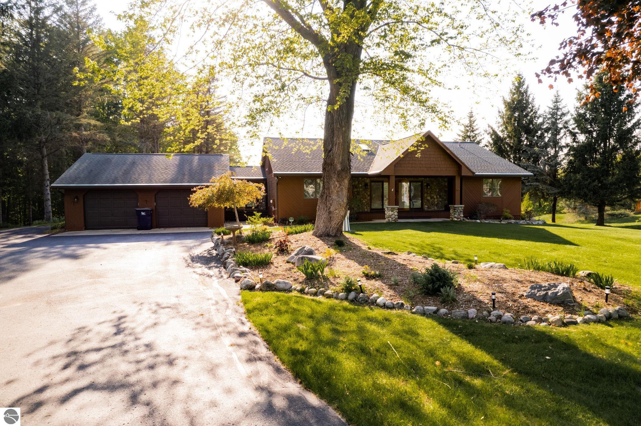 4890 Valley View Road