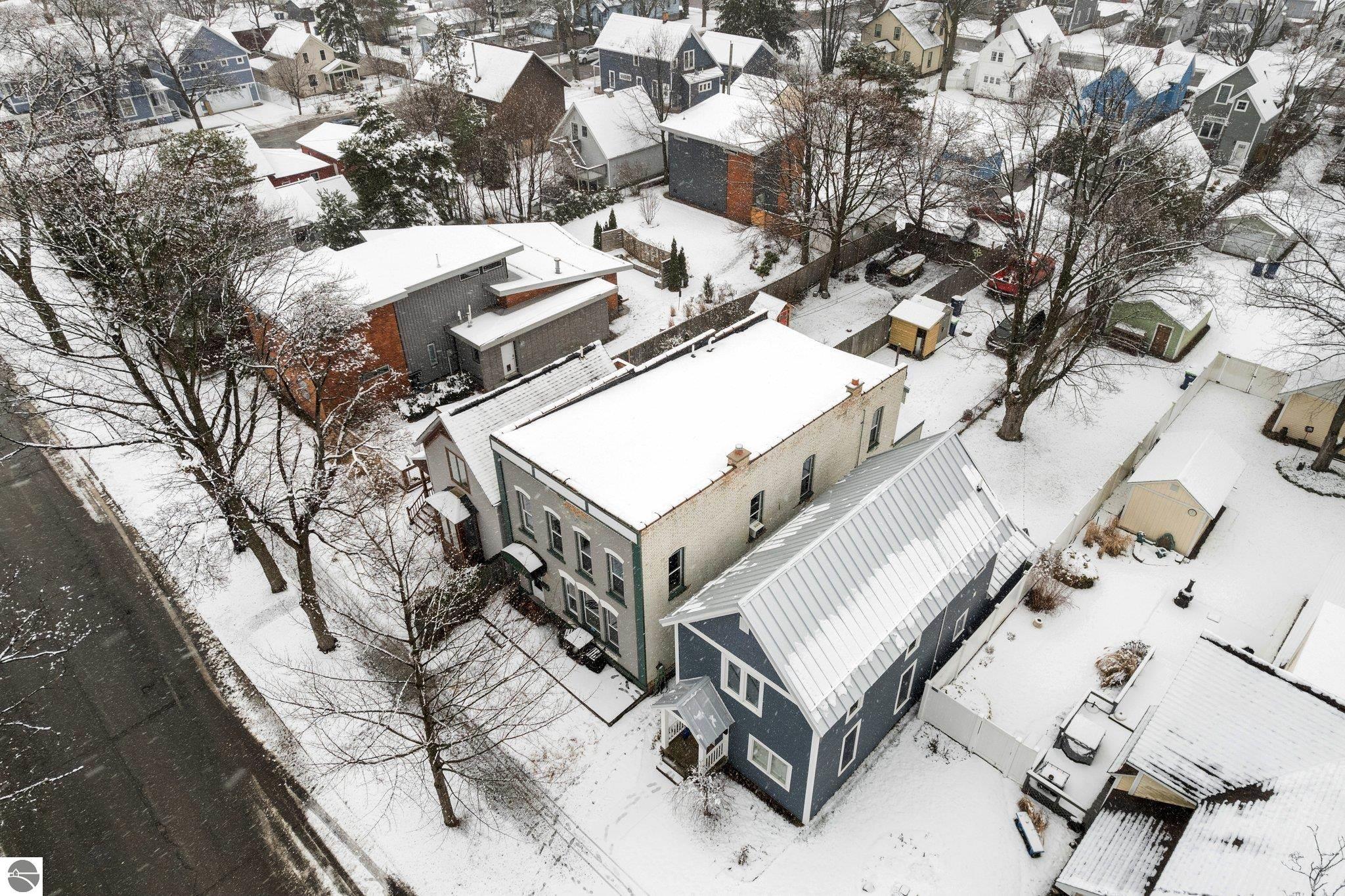 317 W Ninth Street
