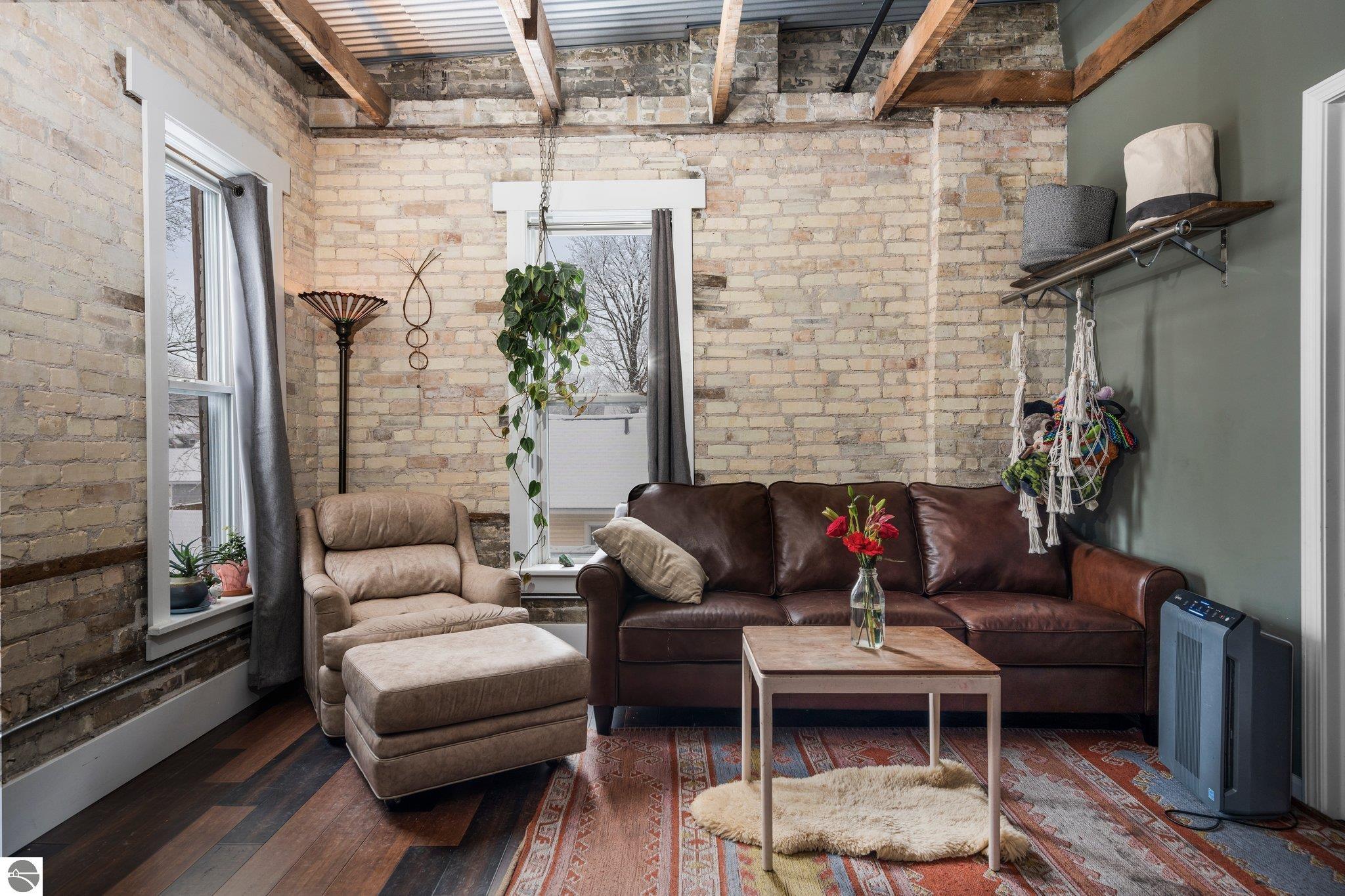 317 W Ninth Street