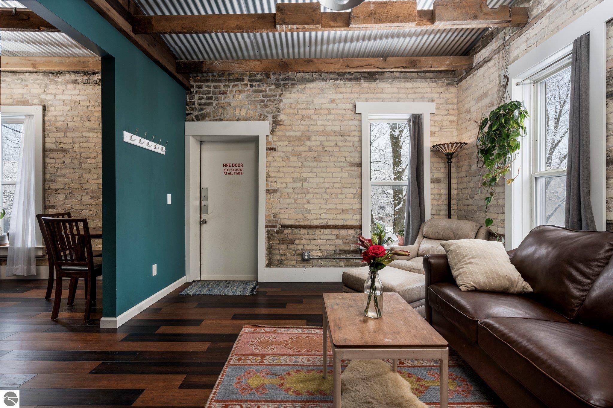 317 W Ninth Street