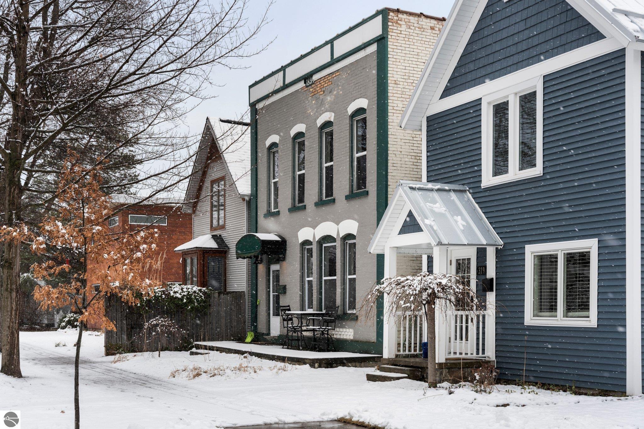 317 W Ninth Street