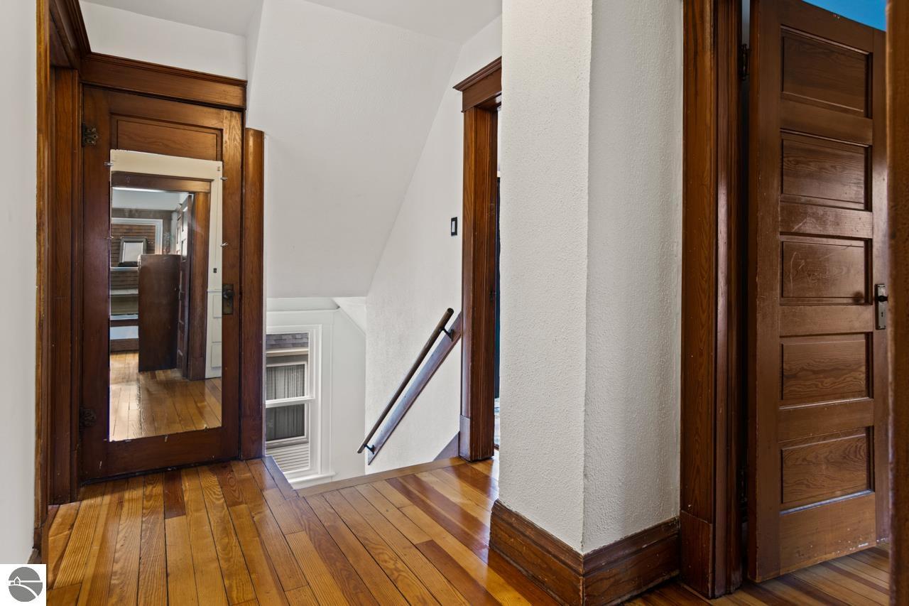 521 W Eighth Street