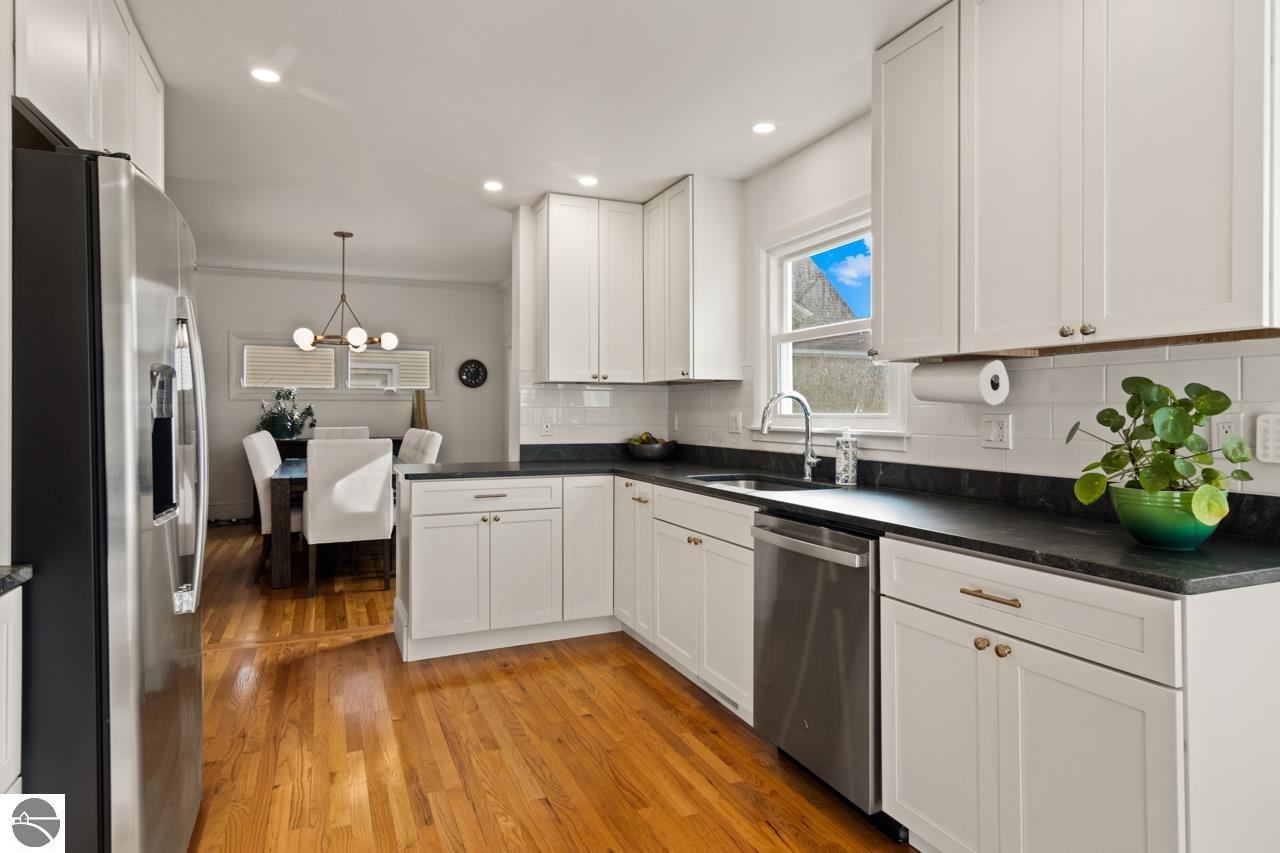 521 W Eighth Street