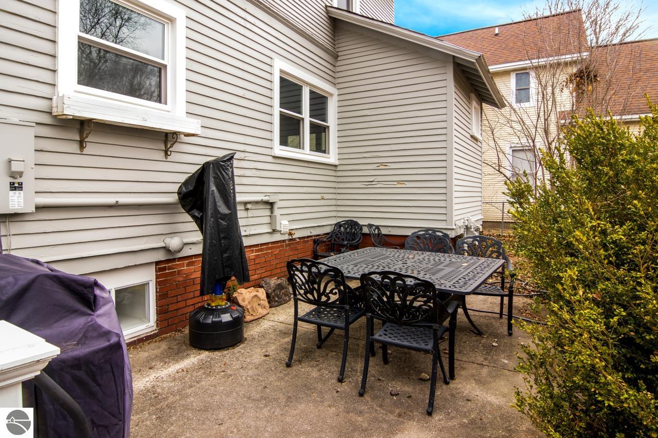 521 W Eighth Street