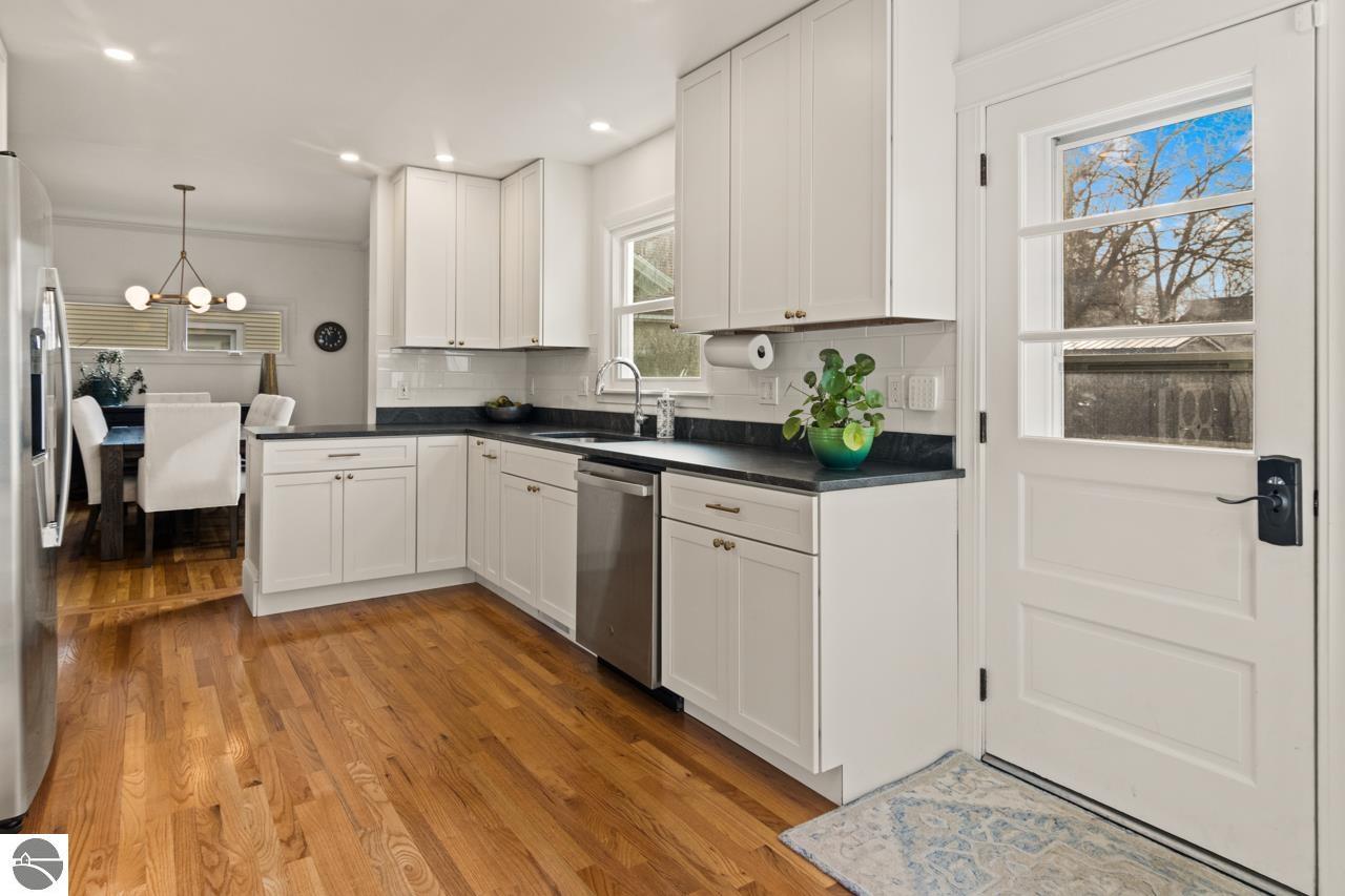 521 W Eighth Street