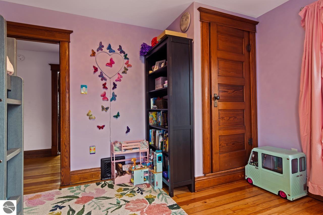 521 W Eighth Street