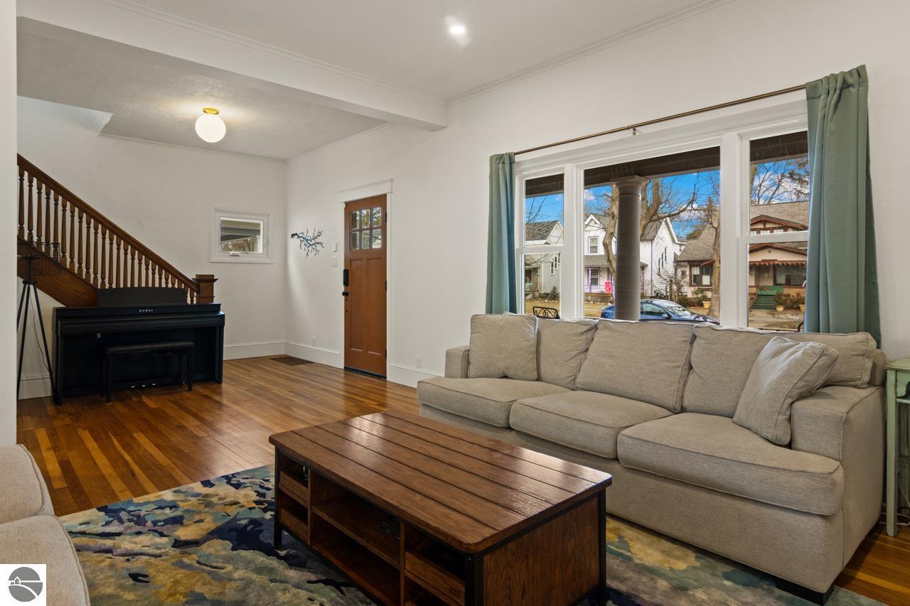 521 W Eighth Street
