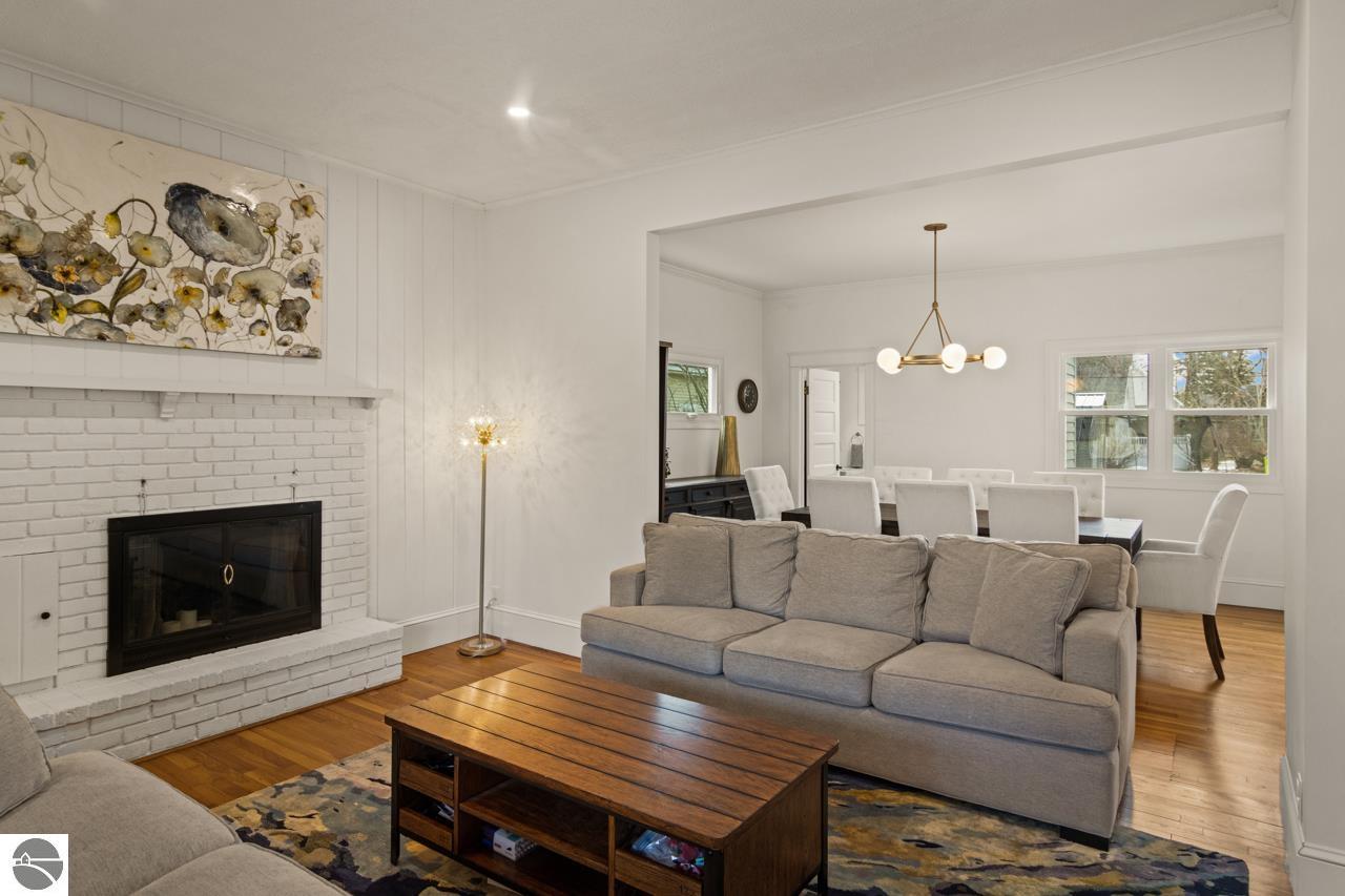 521 W Eighth Street