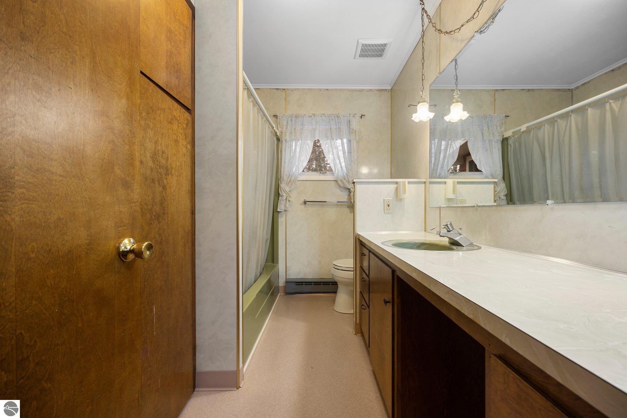 129 W 5th Street