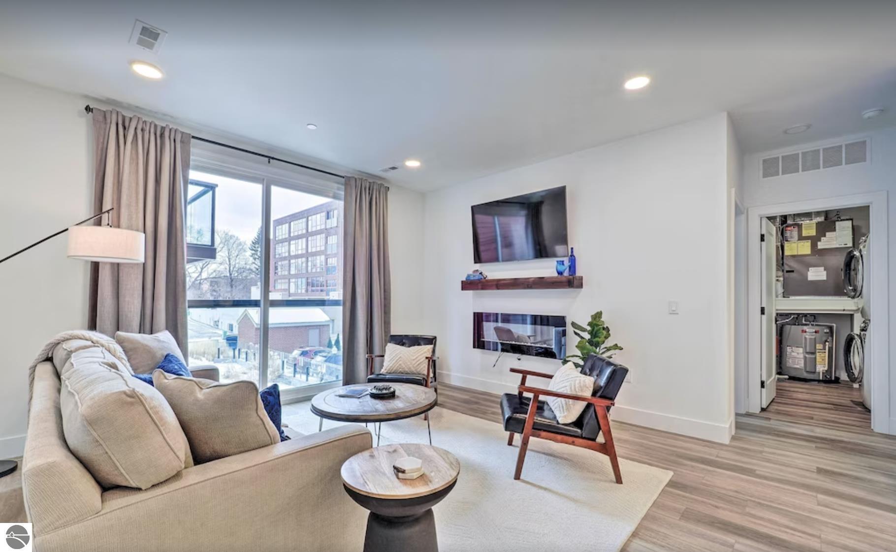 222 E State Street # 204