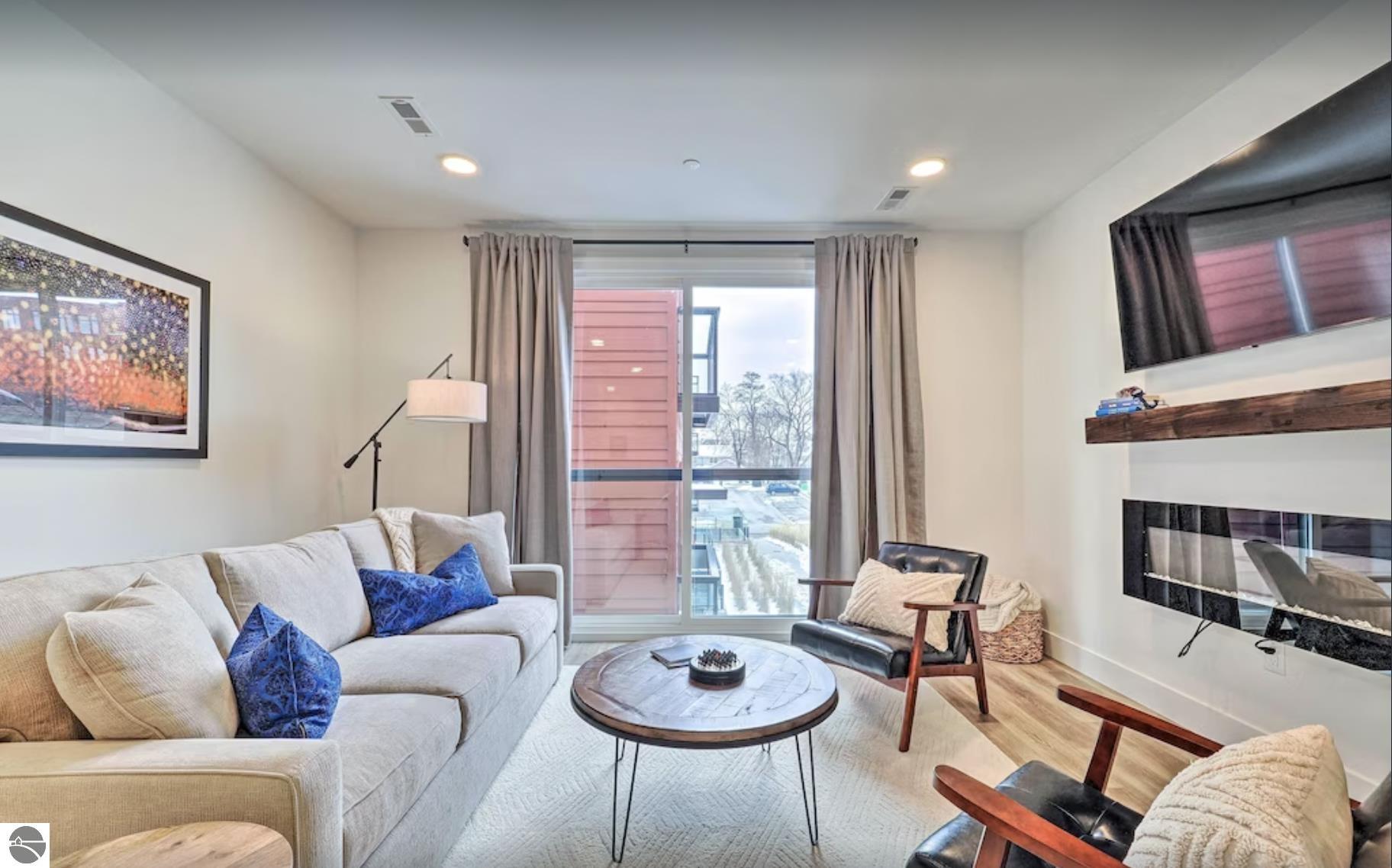 222 E State Street # 204