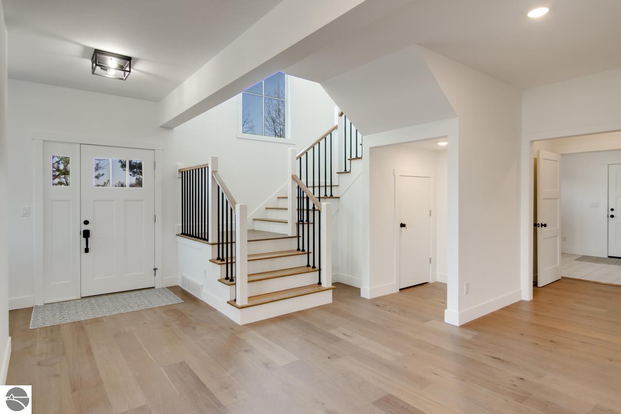 4584 S West Bay Shore