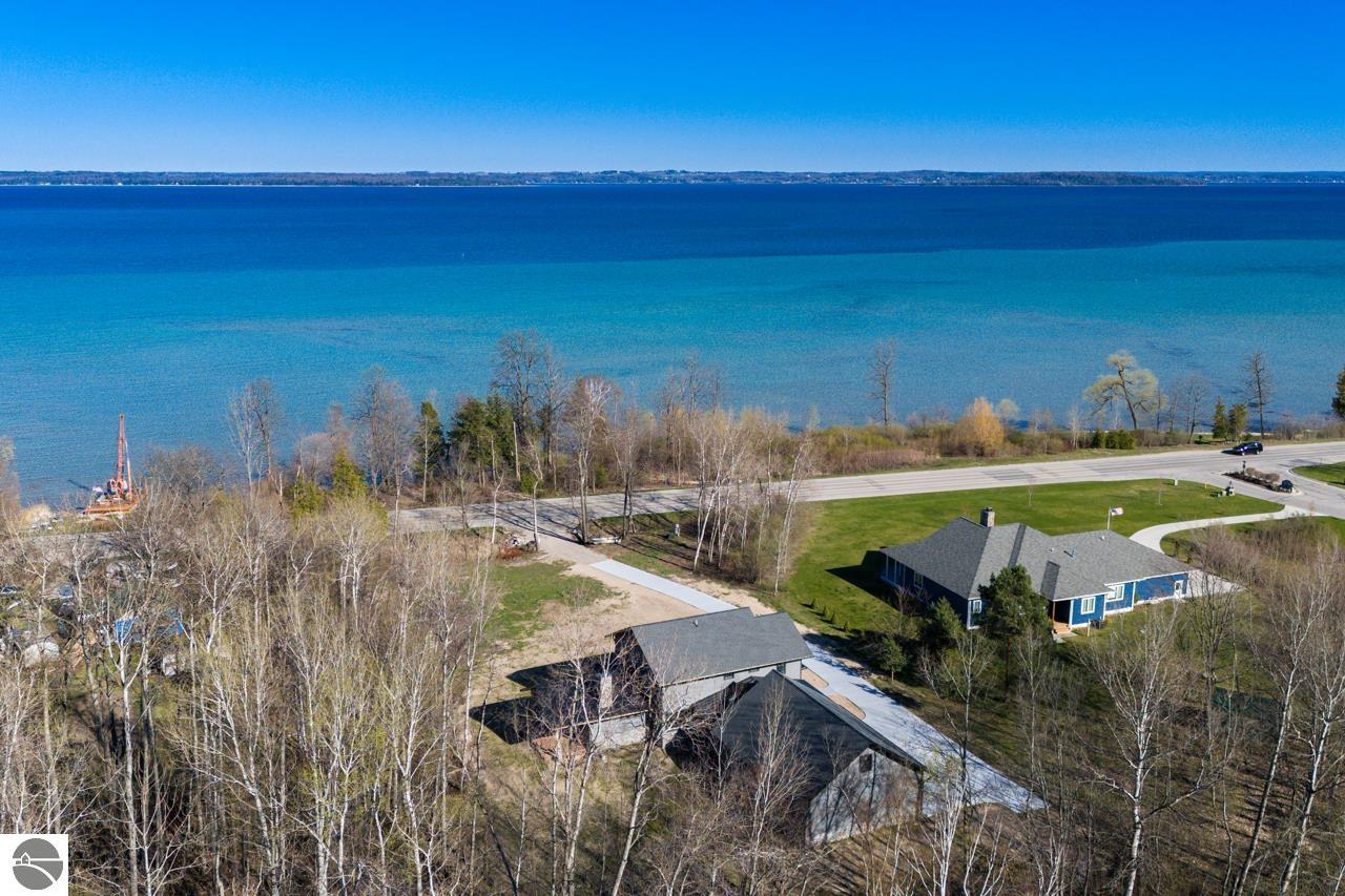 4584 S West Bay Shore