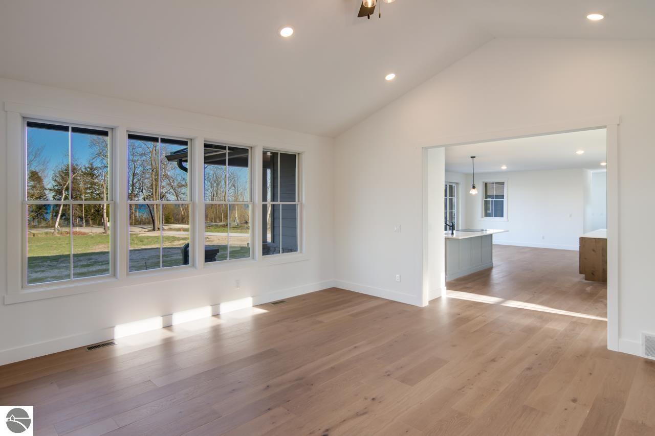 4584 S West Bay Shore