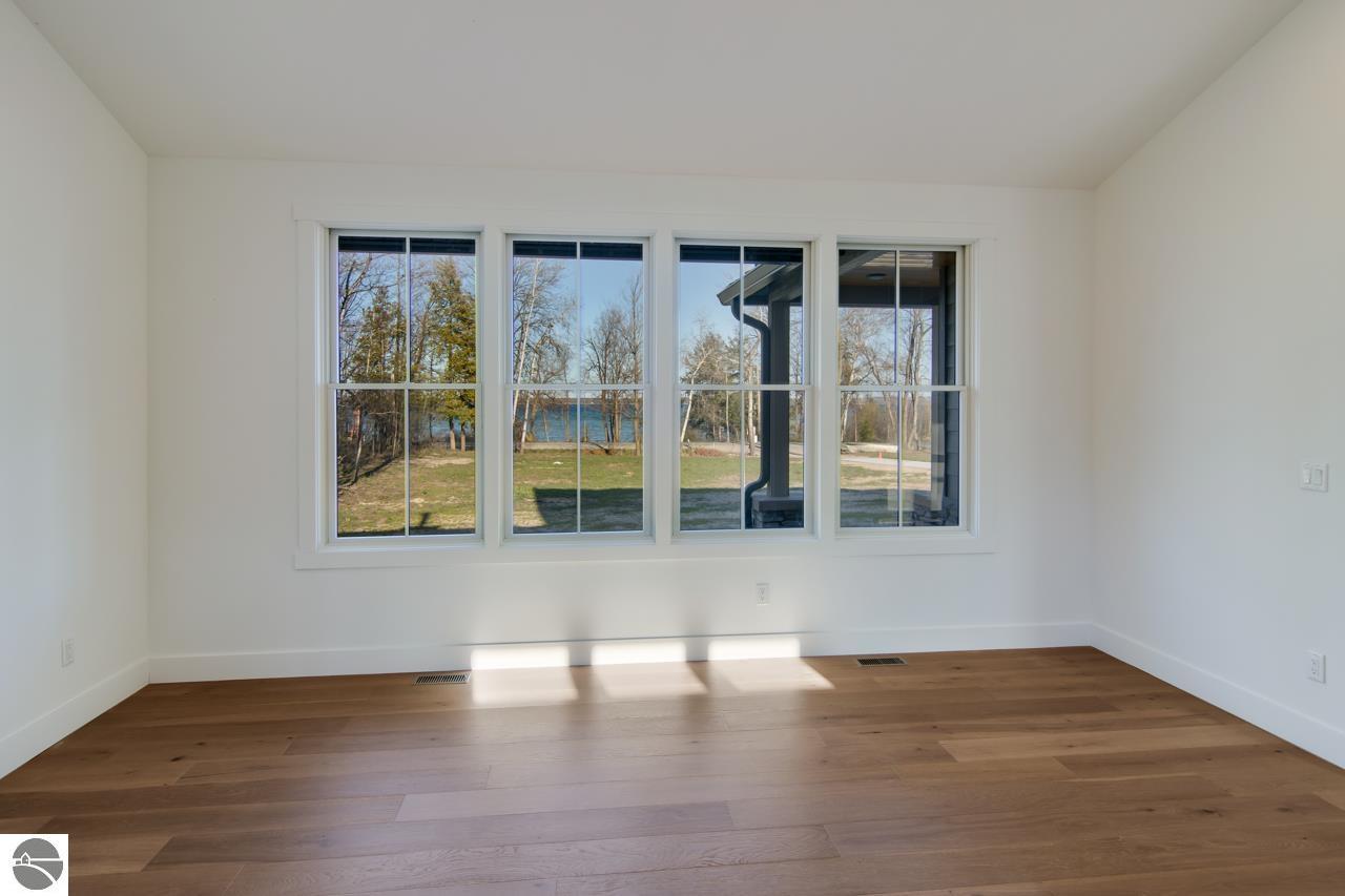 4584 S West Bay Shore