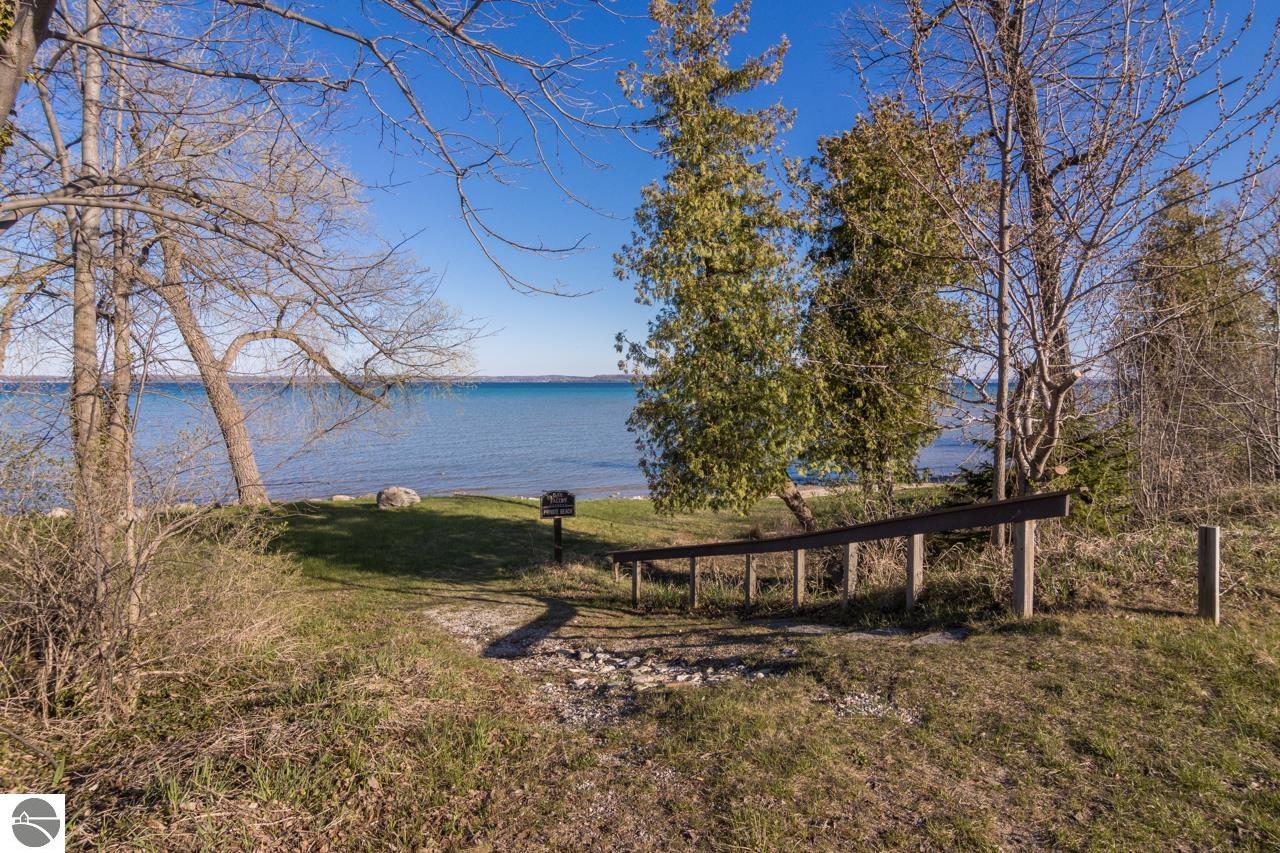 4584 S West Bay Shore