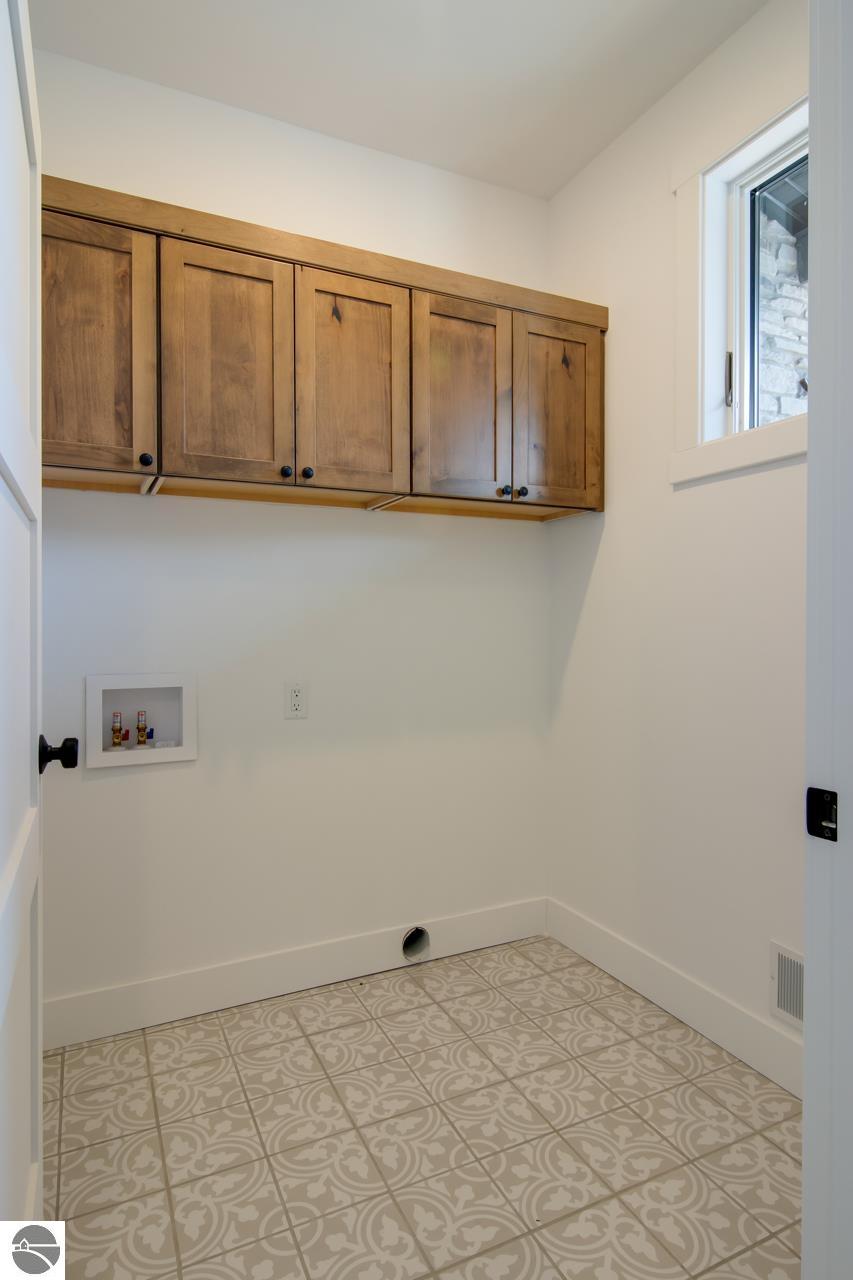4584 S West Bay Shore