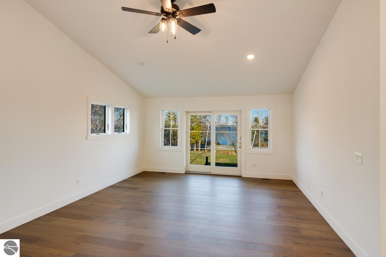 4584 S West Bay Shore