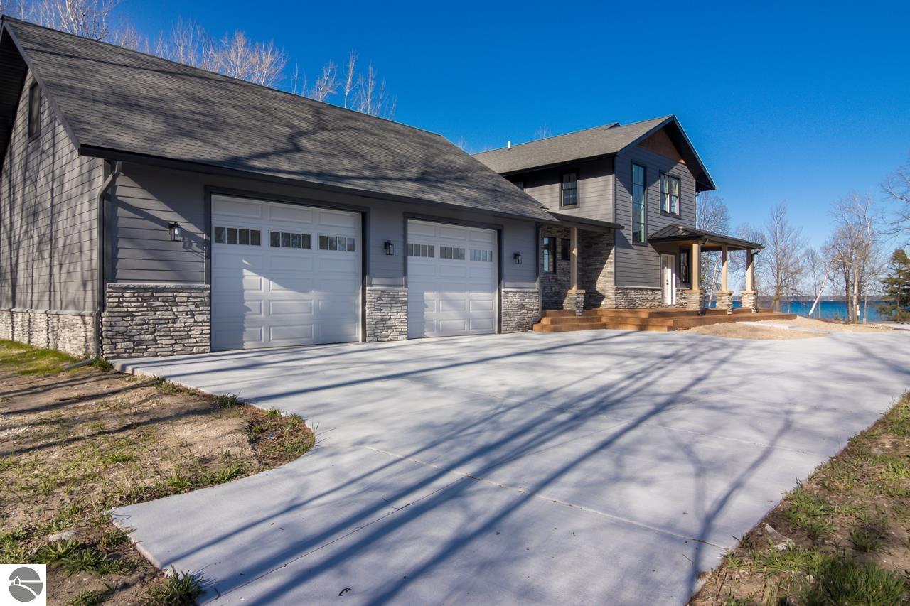 4584 S West Bay Shore