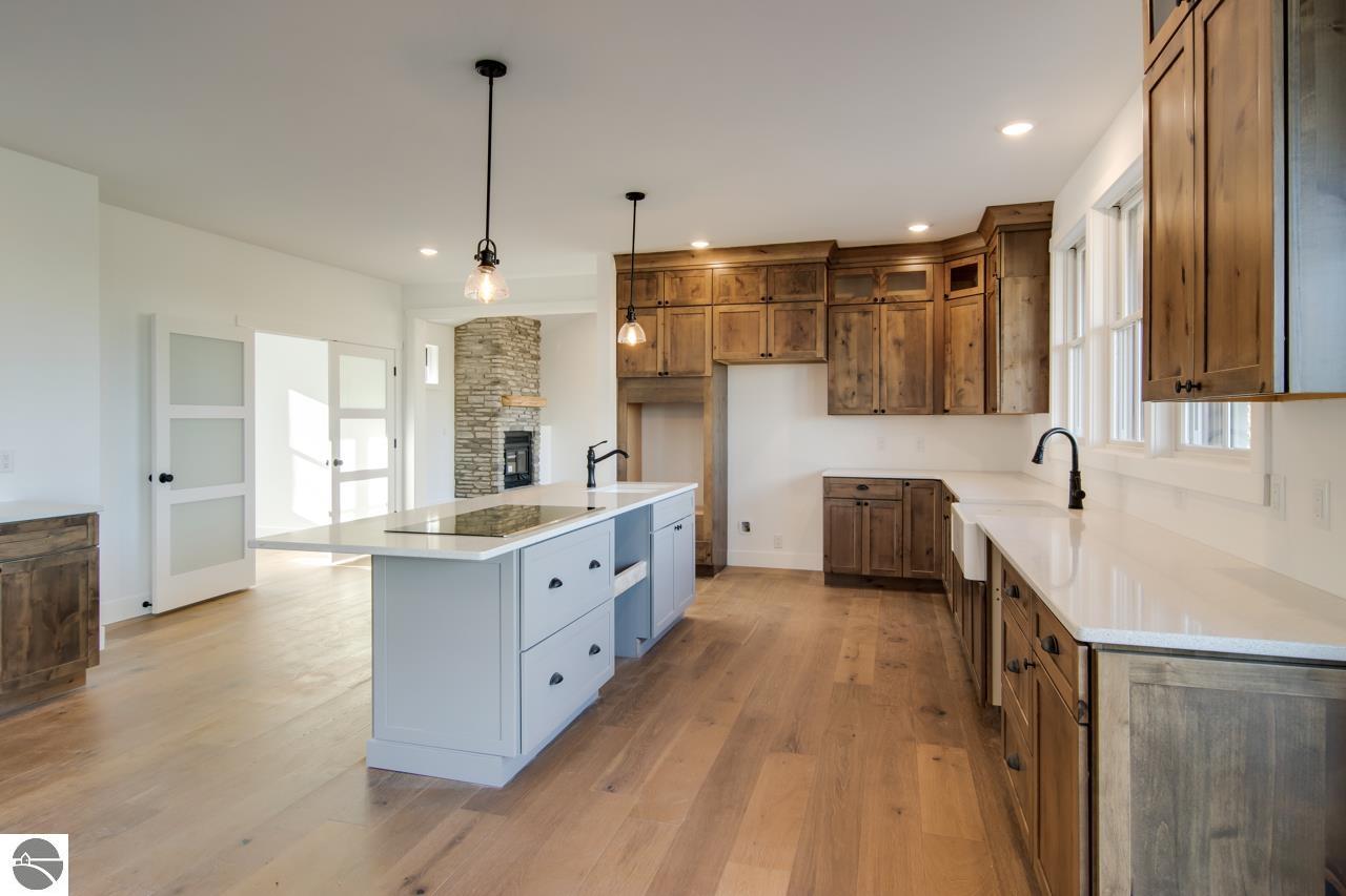 4584 S West Bay Shore