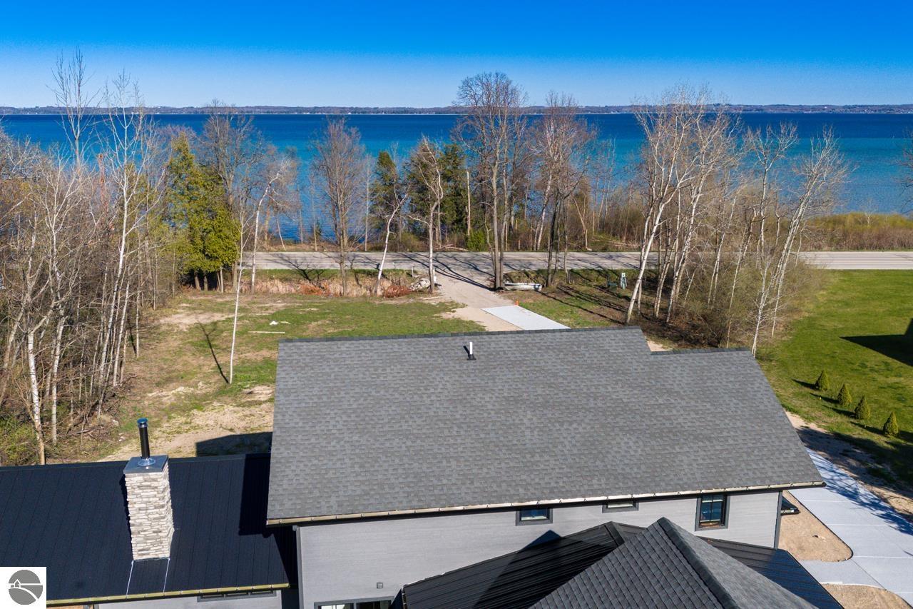 4584 S West Bay Shore