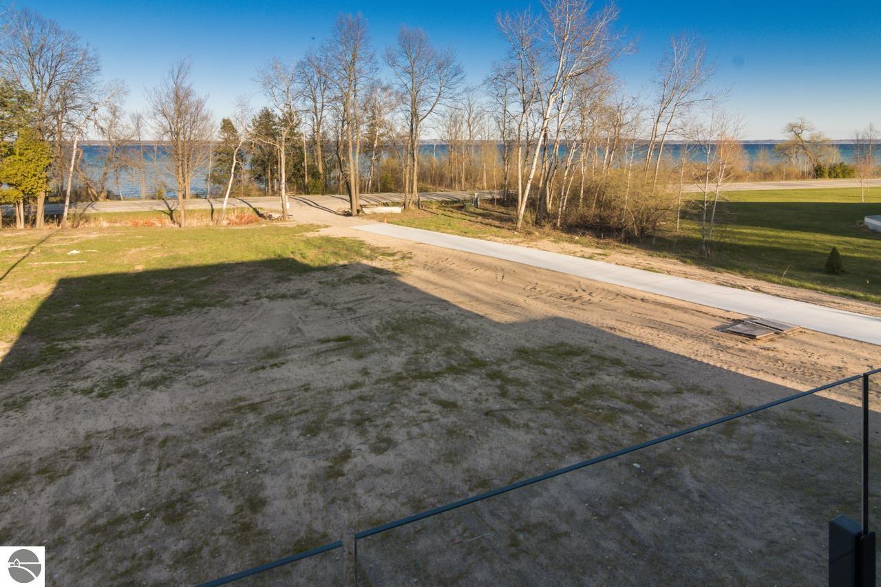 4584 S West Bay Shore