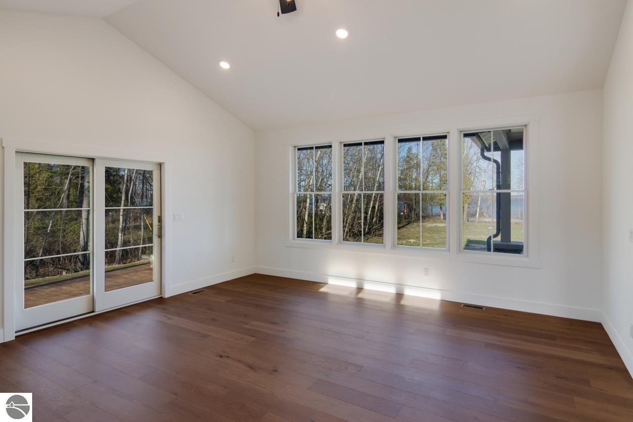 4584 S West Bay Shore