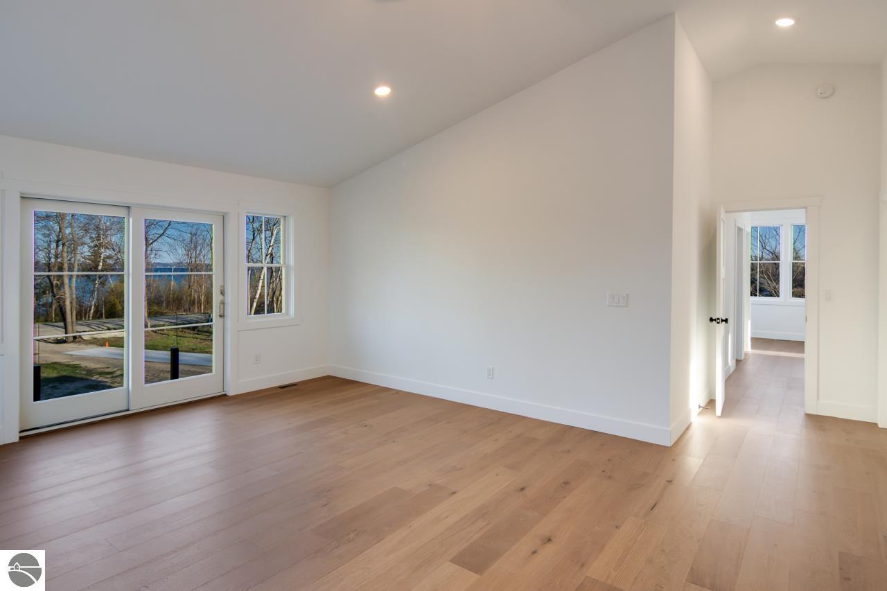 4584 S West Bay Shore